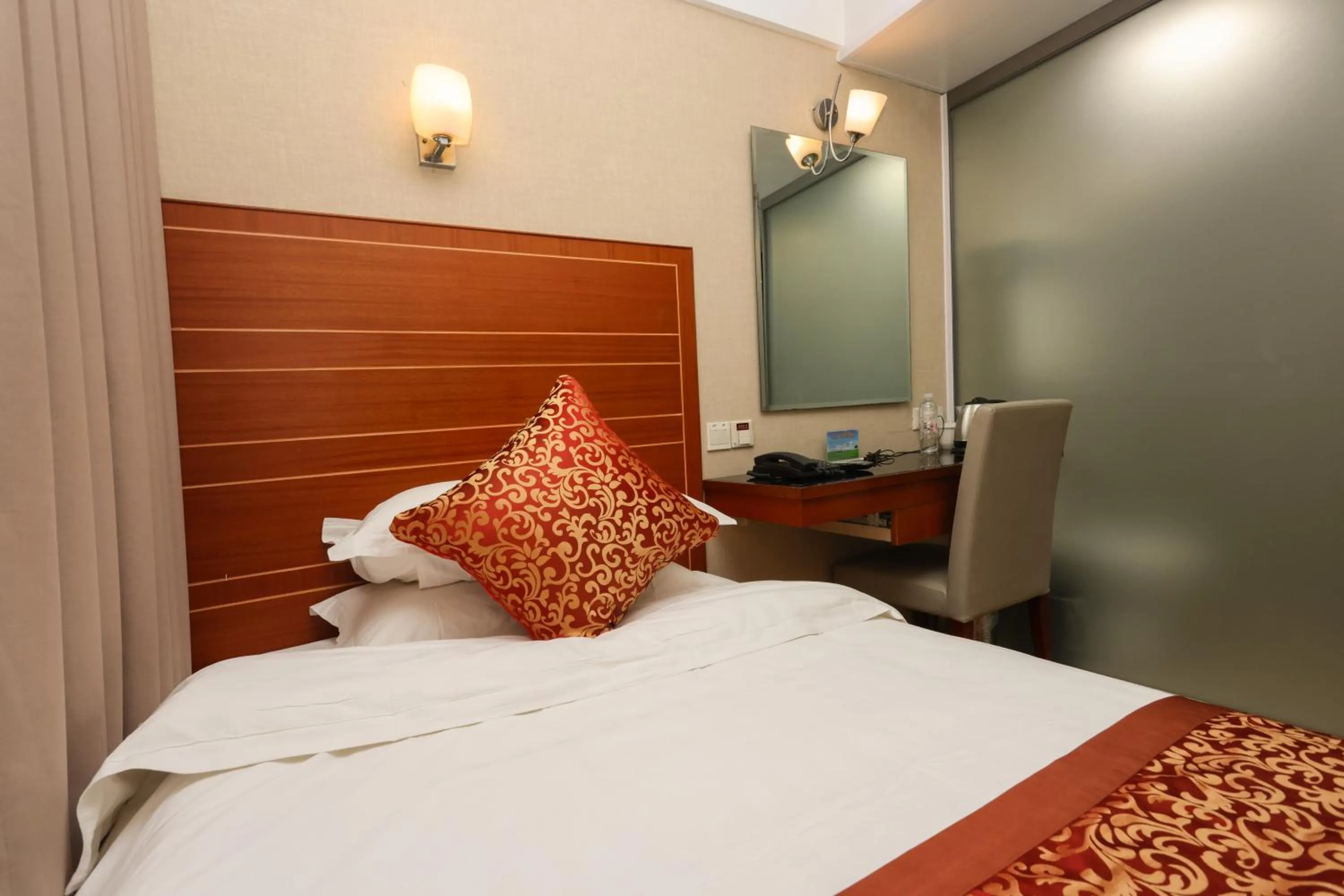 Property building, Bed in Shanghai YUHANG Hotel