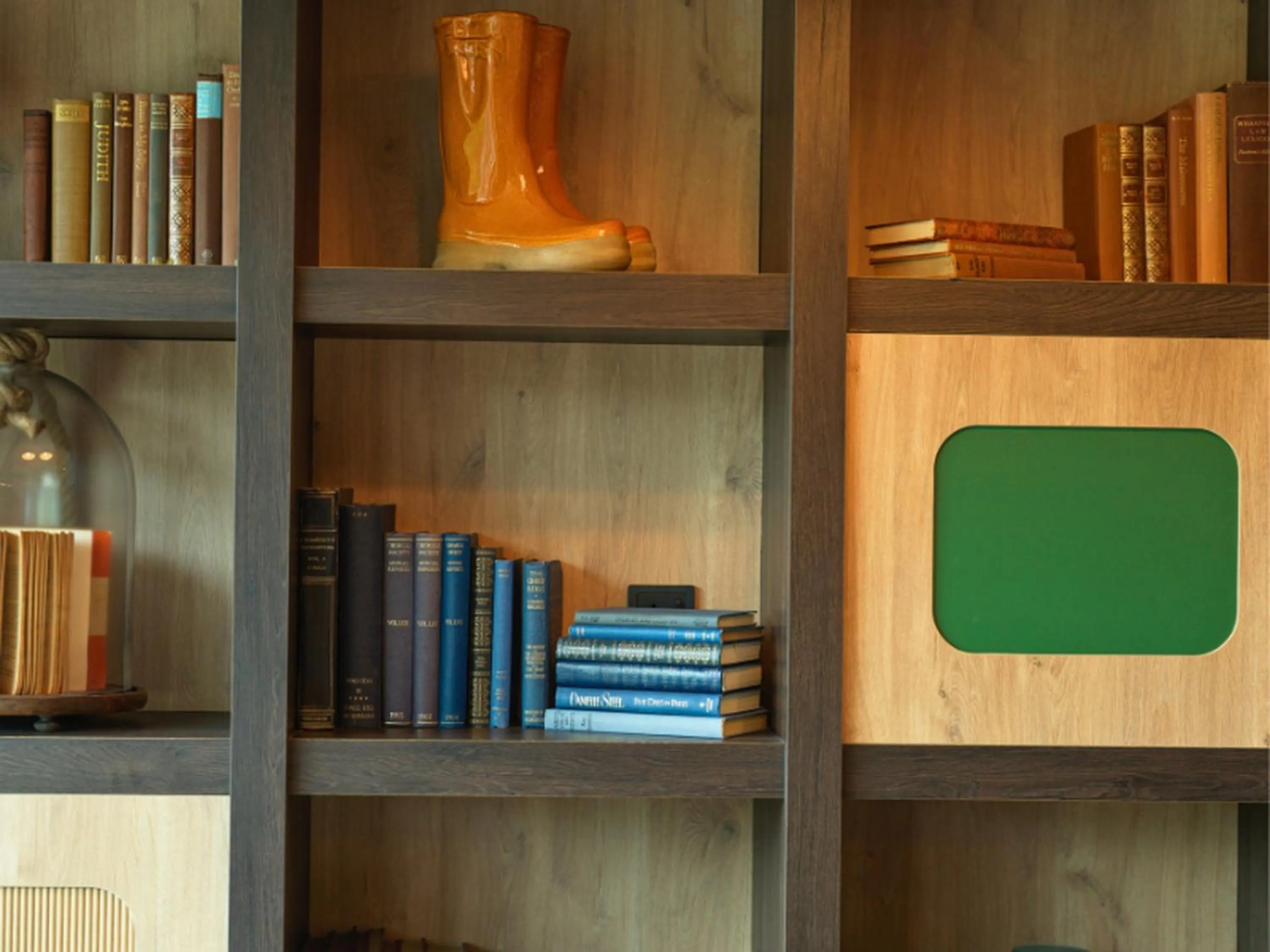 Lounge or bar in B&B HOTEL Warrington