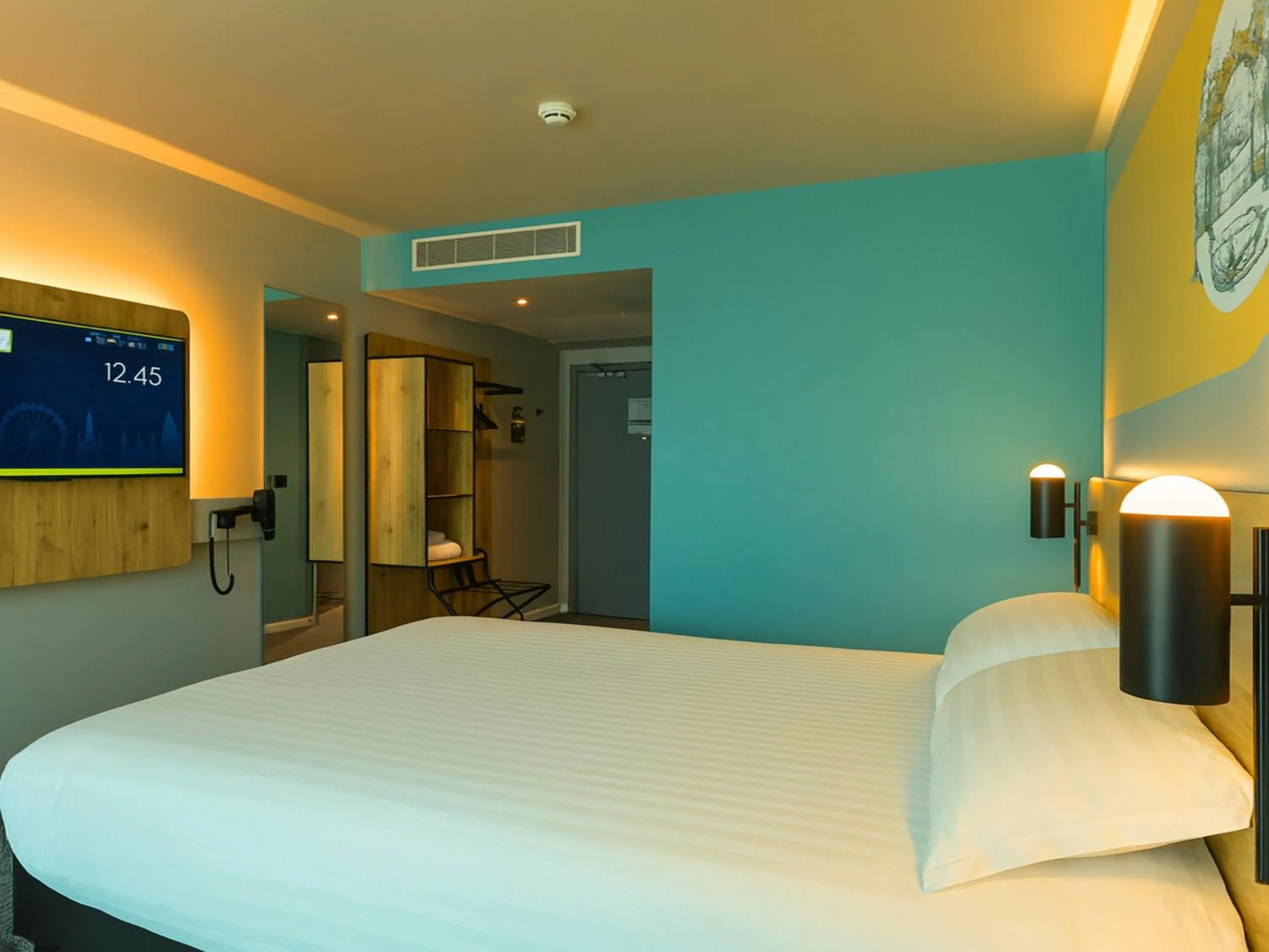 Bed in B&B HOTEL Warrington