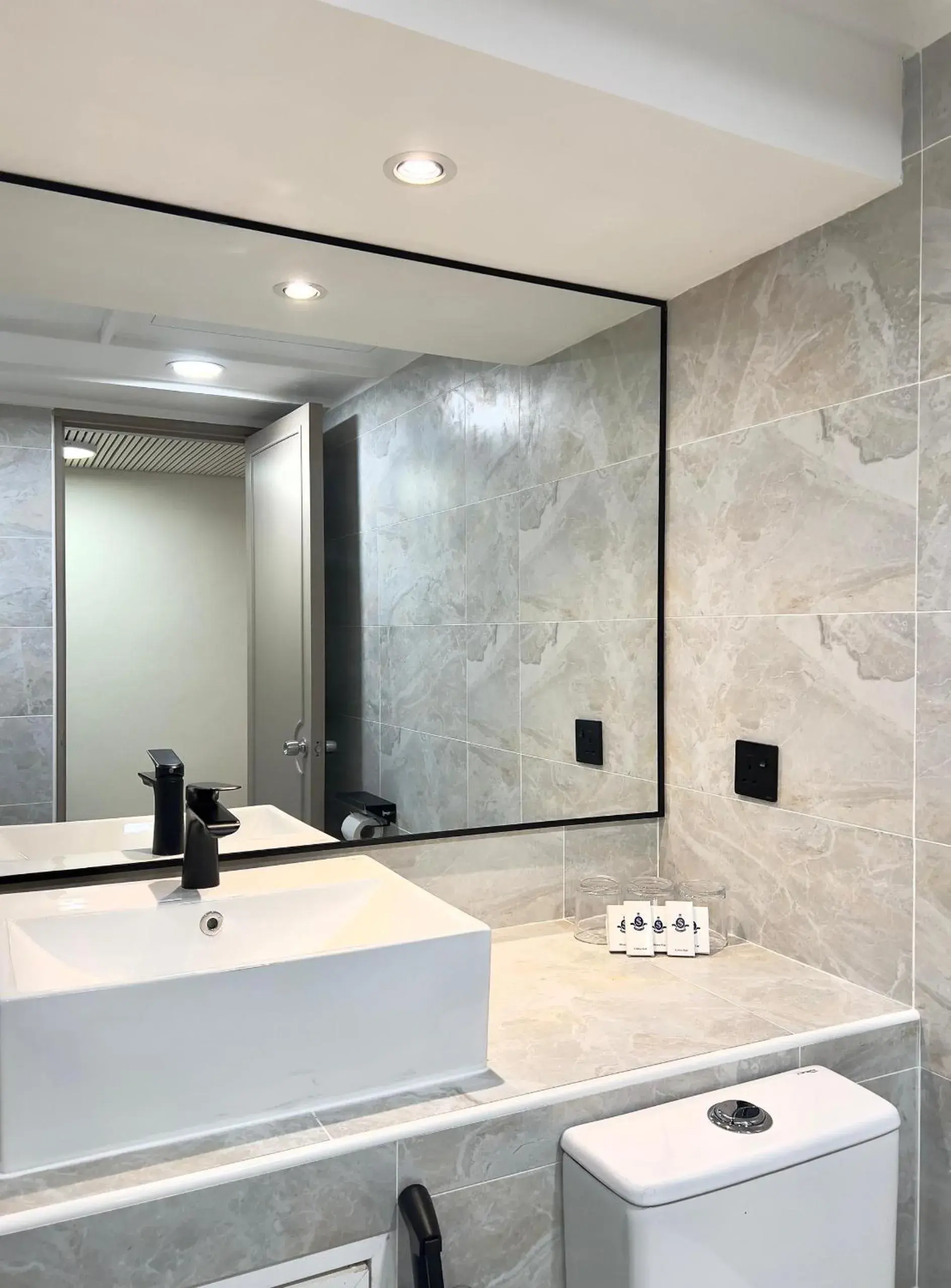 Temenggong Suite with One King Bed and Two Single Beds in Wyndham Garden Shahzan Fraser's Hill Temenggong Suite with One King Bed and Two Single Beds in Wyndham Garden Shahzan Fraser's Hill