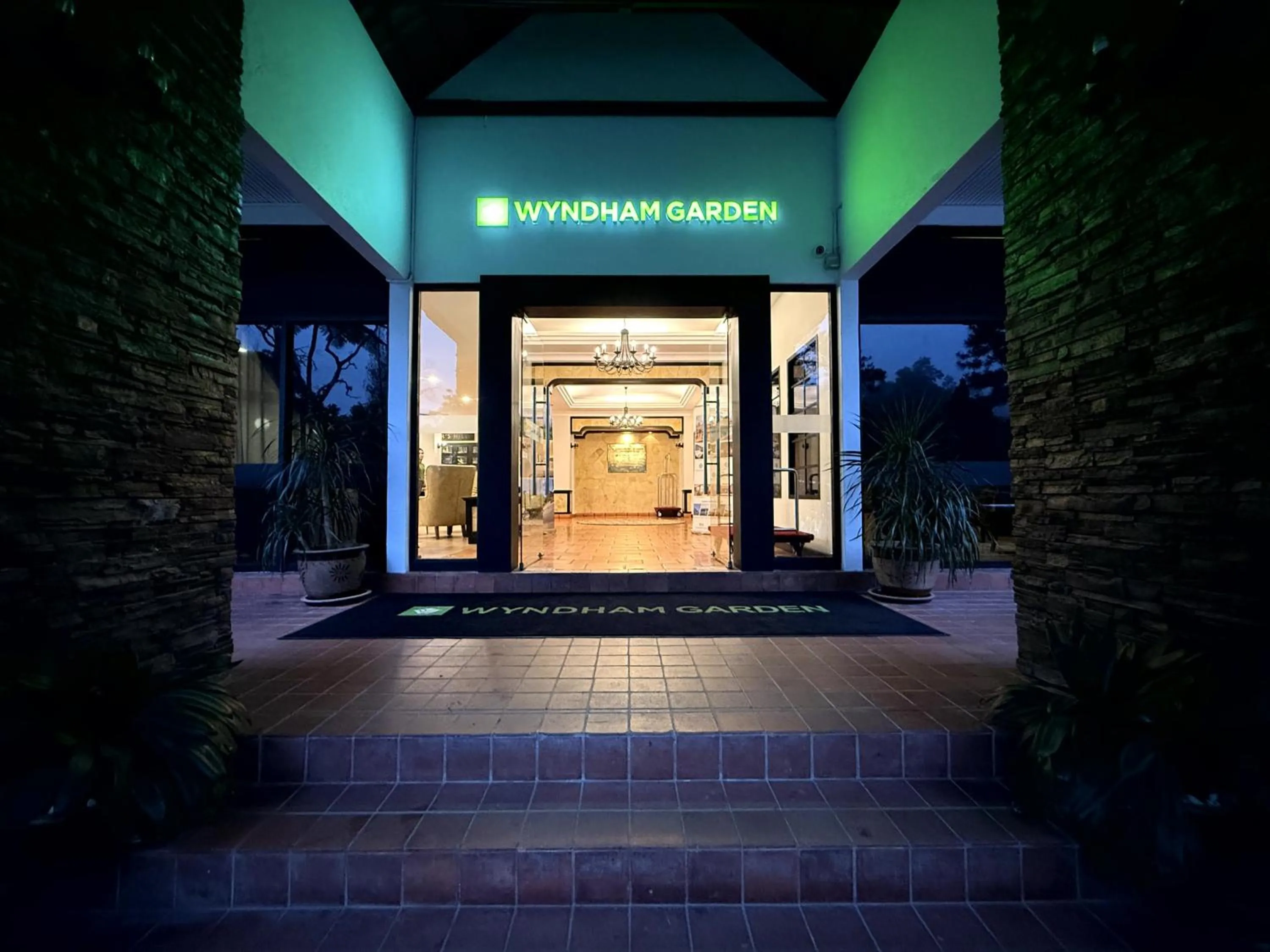 Facade/entrance in Wyndham Garden Shahzan Fraser's Hill