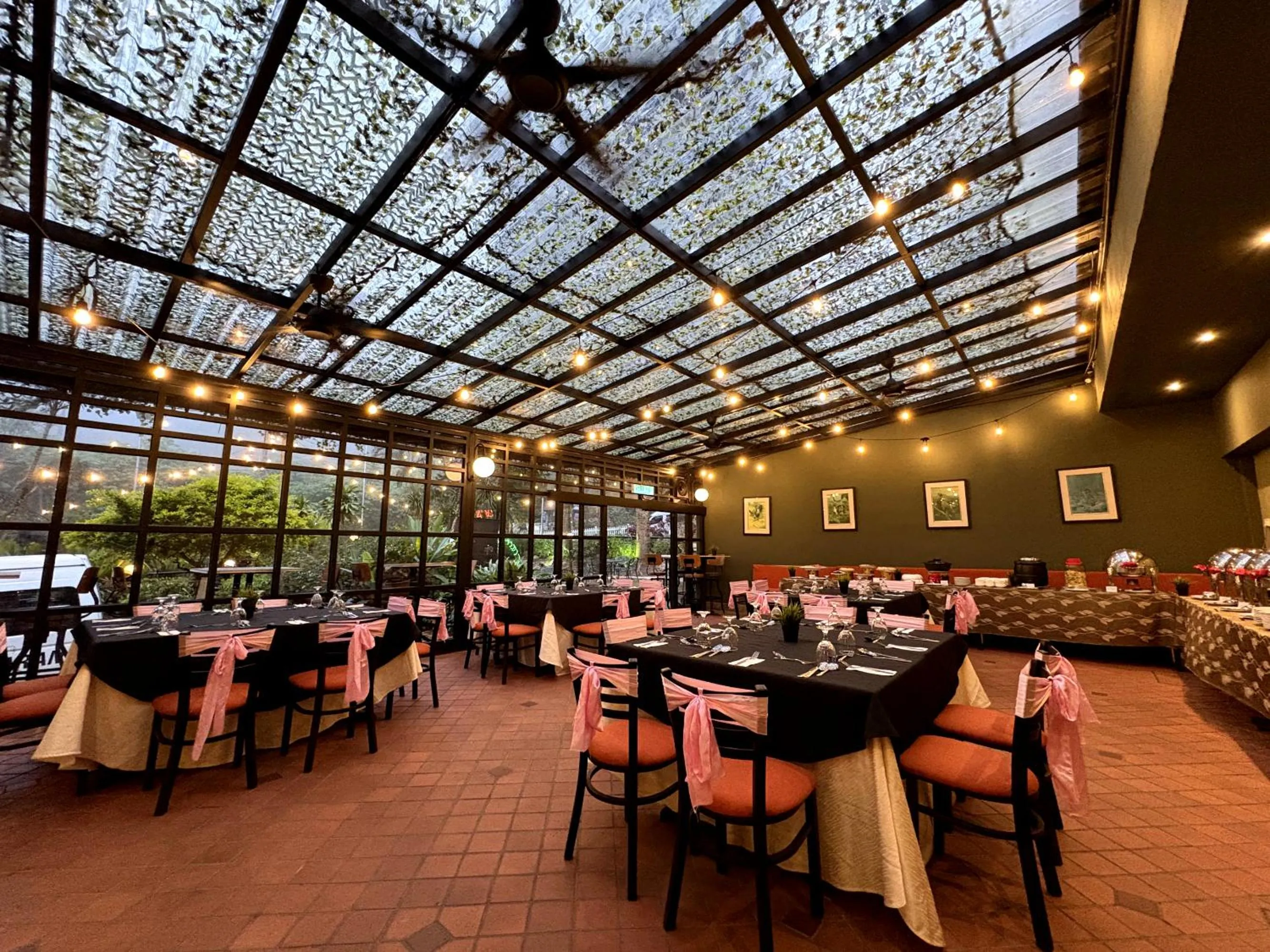 Restaurant/places to eat in Wyndham Garden Shahzan Fraser's Hill