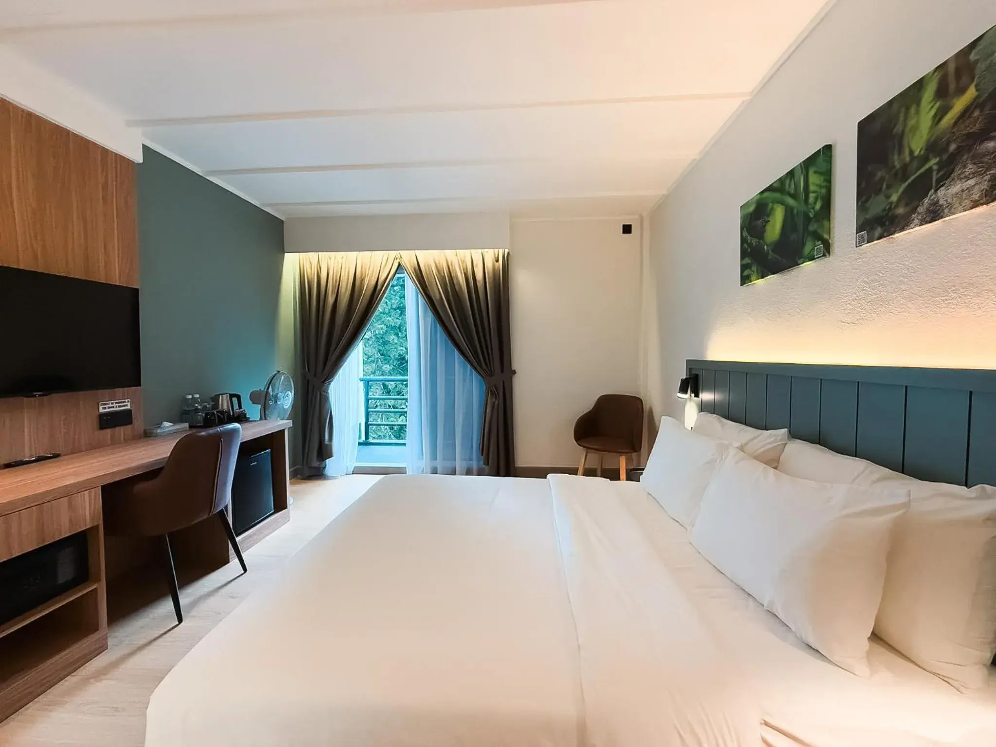 Queen Room with Balcony - Garden View in Wyndham Garden Shahzan Fraser's Hill Queen Room with Balcony - Garden View in Wyndham Garden Shahzan Fraser's Hill