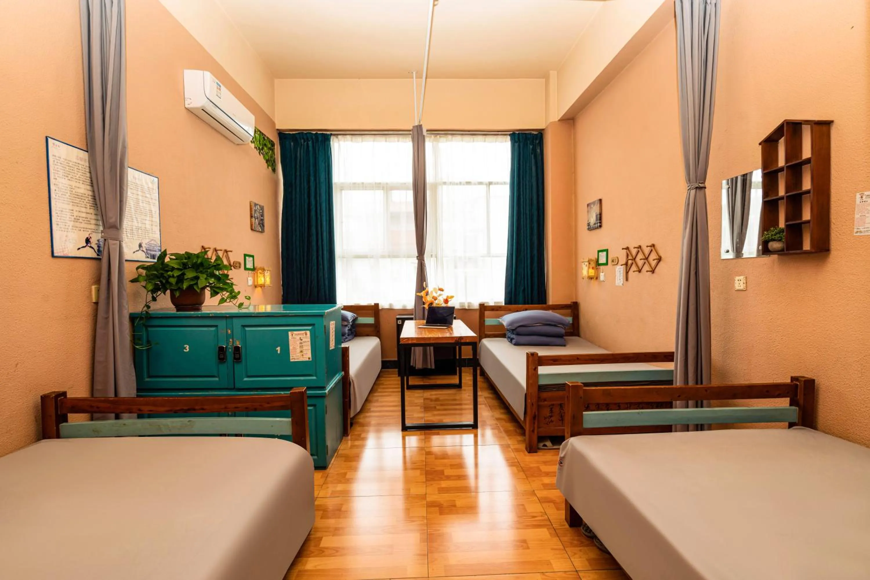 Chengdu Dreams Travel International Youth Hostel