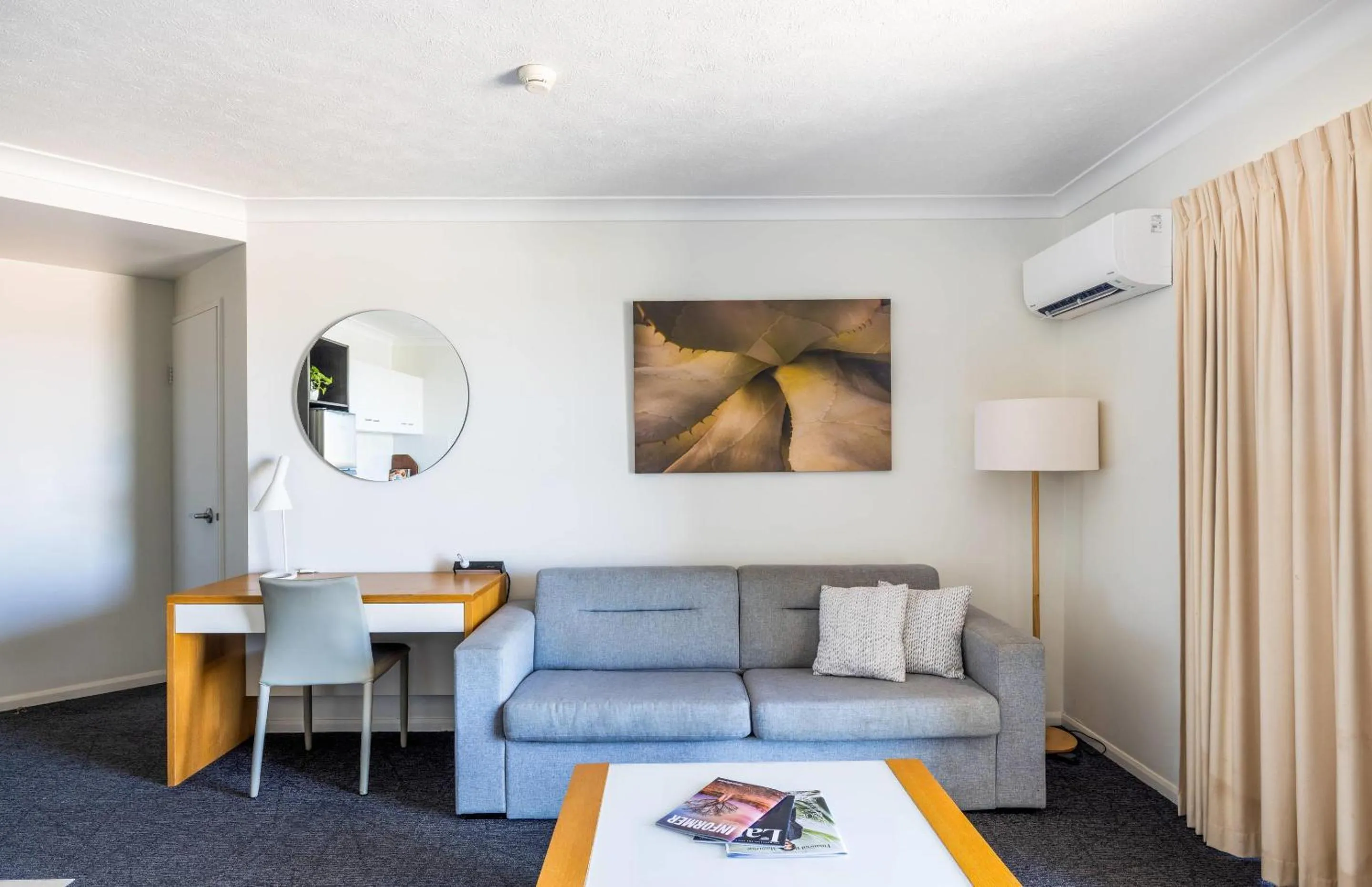 Bedroom in MainStay Suites Townsville