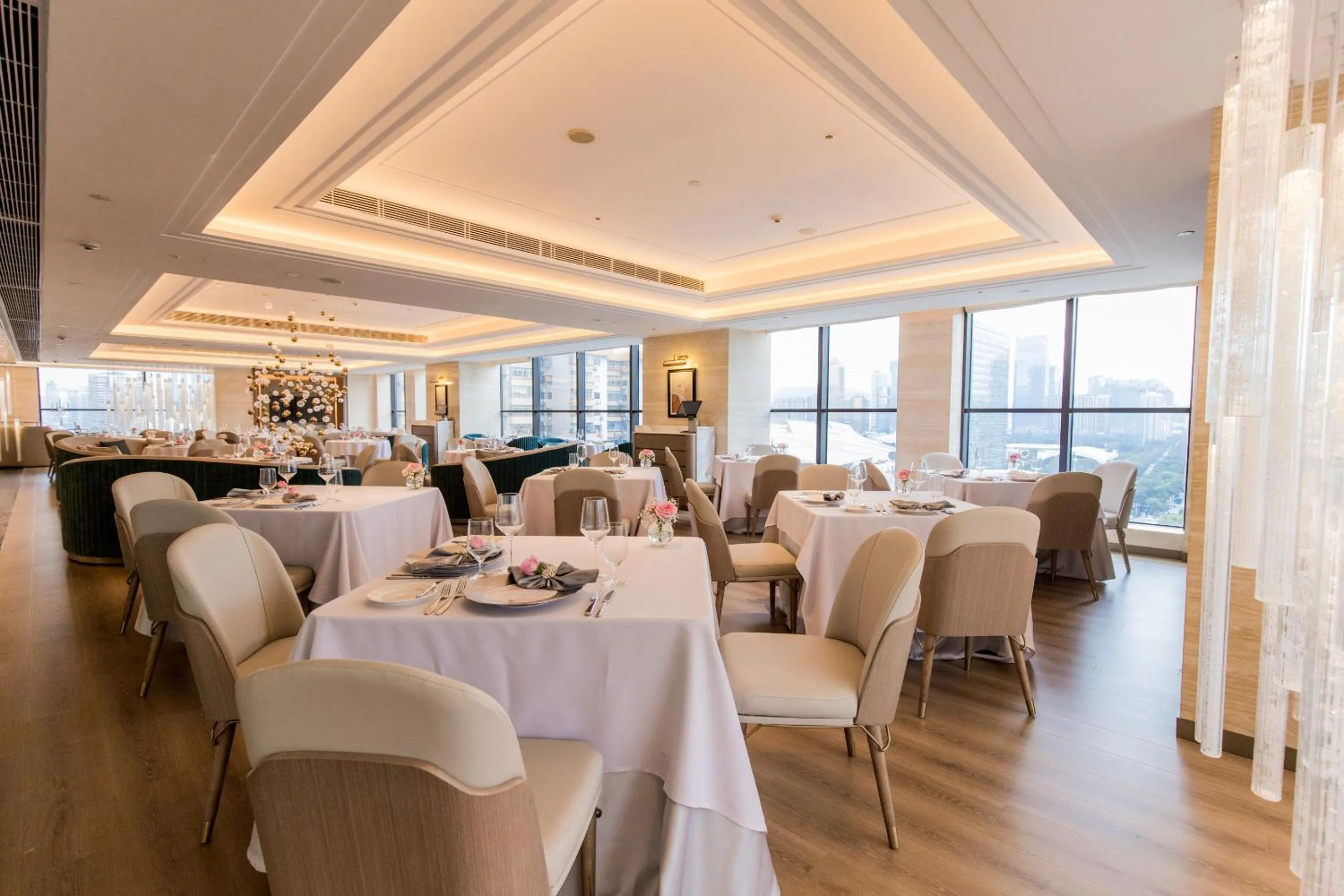 Restaurant/places to eat in Oakwood Premier Guangzhou