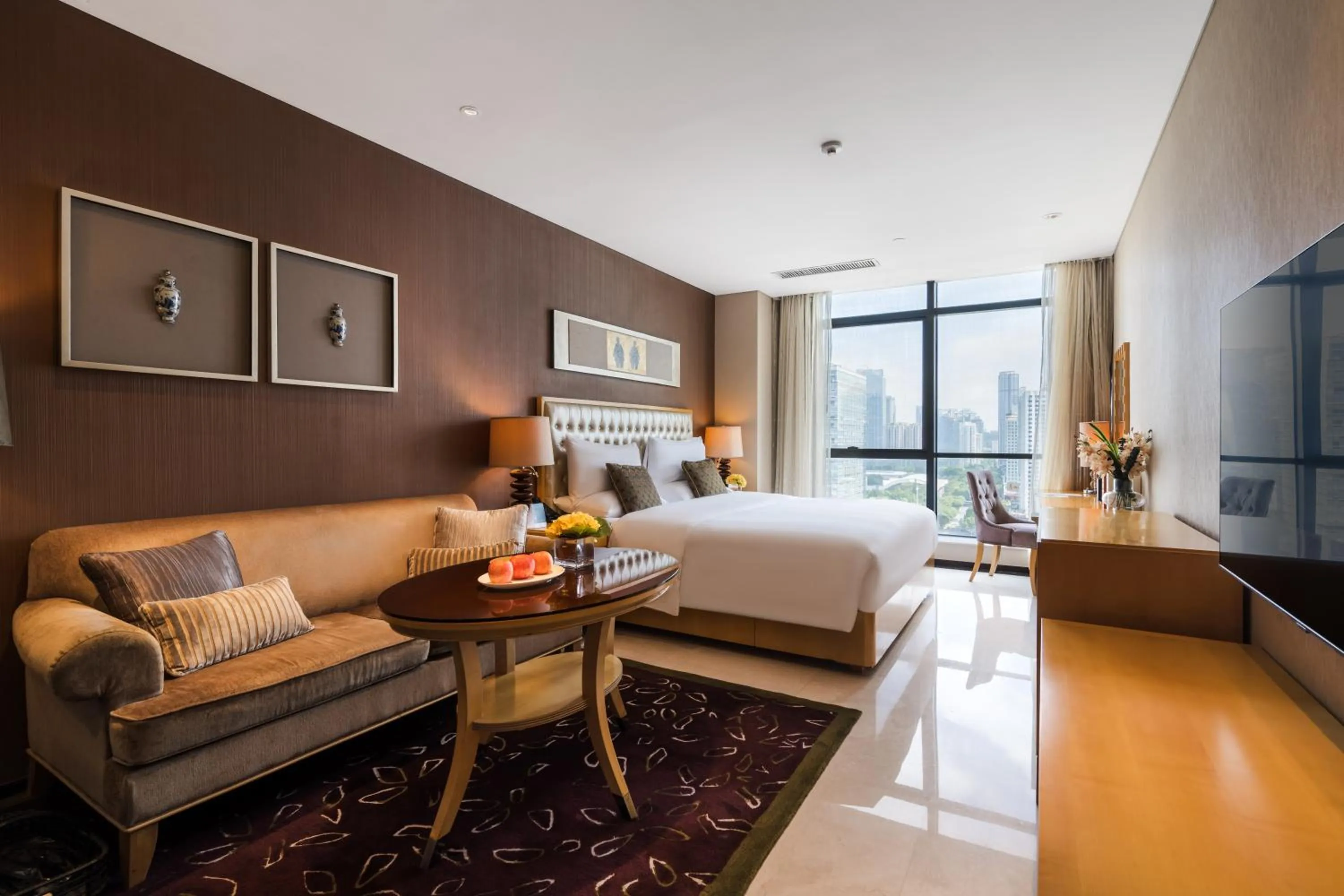 Photo of the whole room, Bed in Oakwood Premier Guangzhou