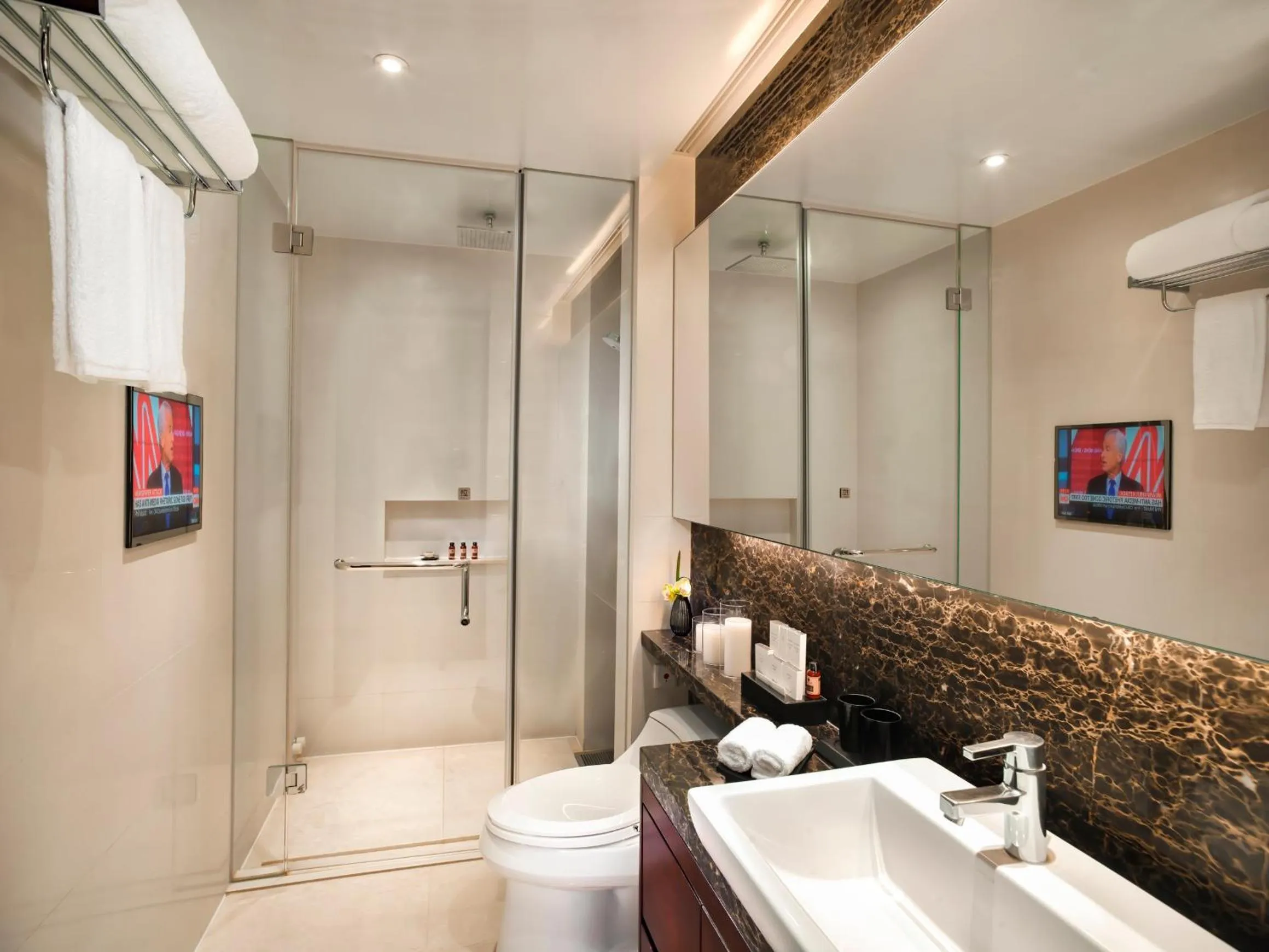 Bathroom in Oakwood Premier Guangzhou