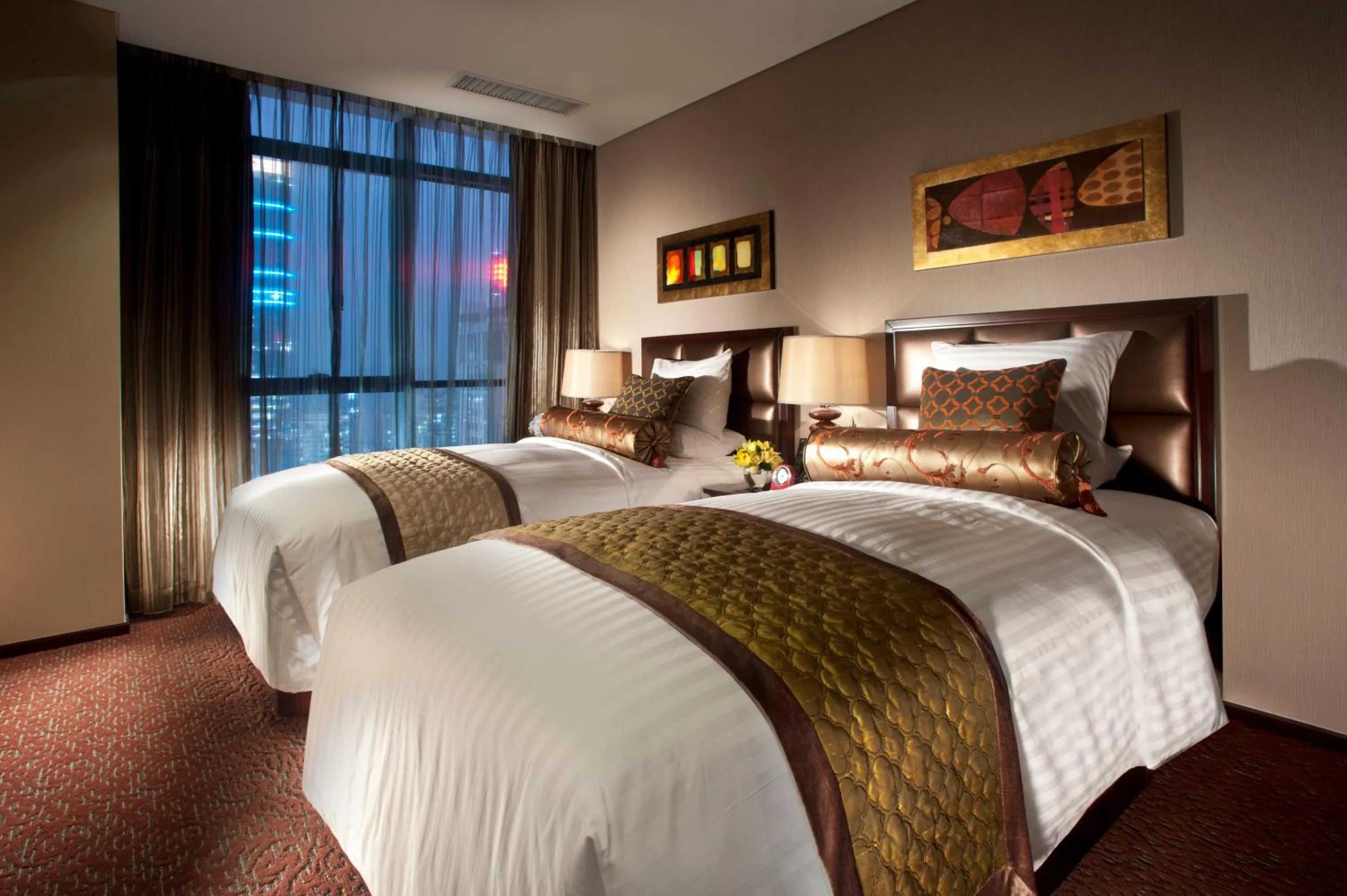Photo of the whole room, Bed in Oakwood Premier Guangzhou