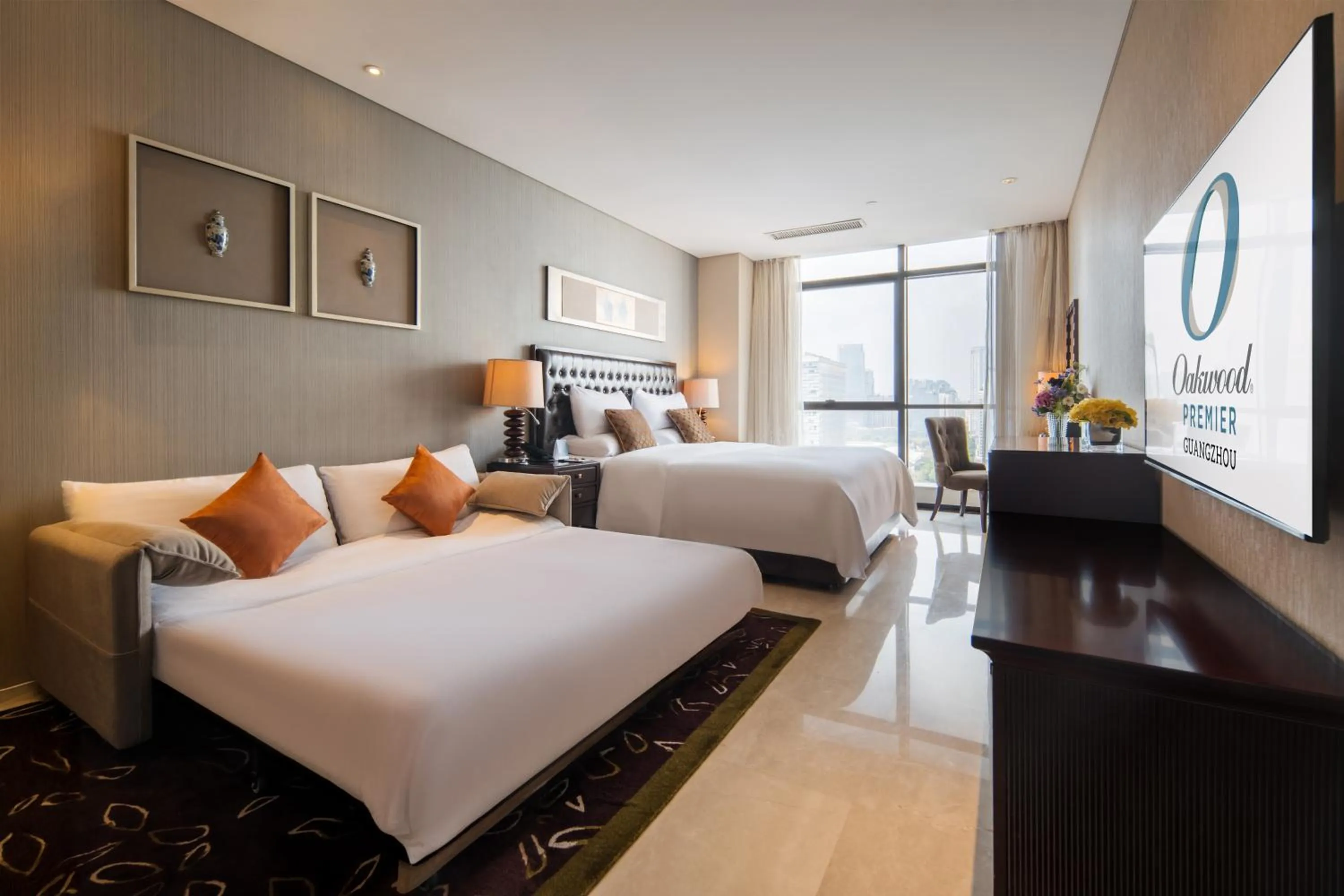 Bedroom, Bed in Oakwood Premier Guangzhou