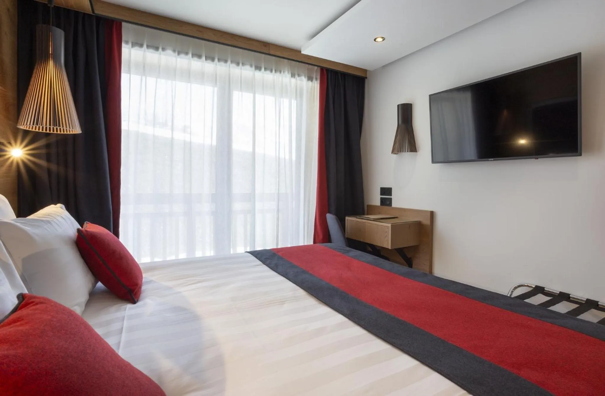 Bed in Hôtel Alparena & Spa - 4 étoiles