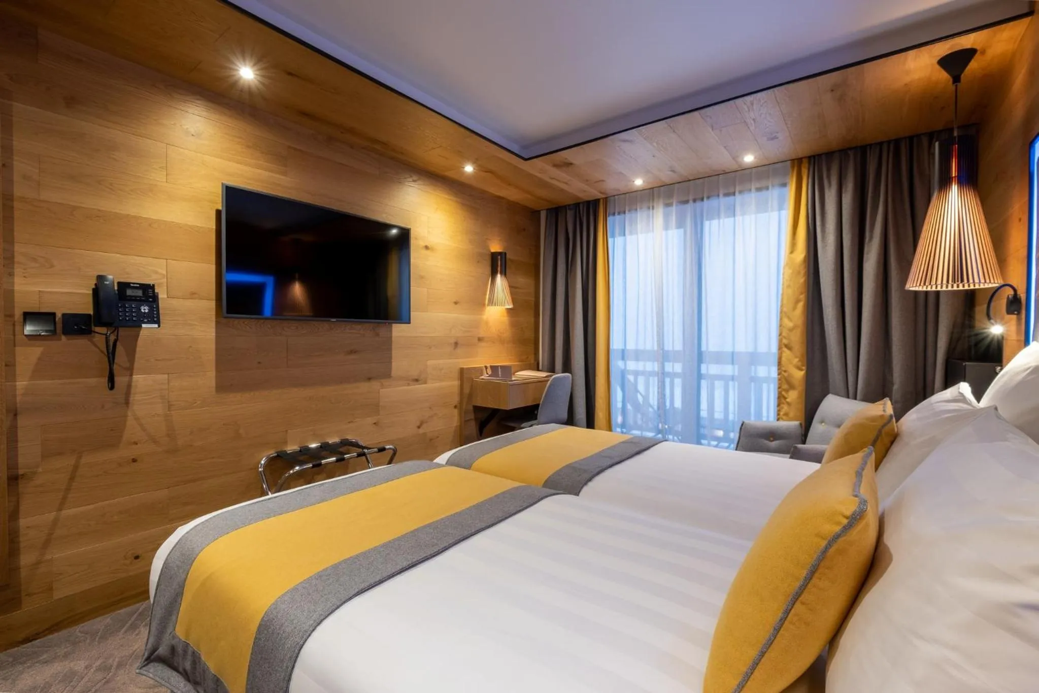 Bed in Hôtel Alparena & Spa - 4 étoiles