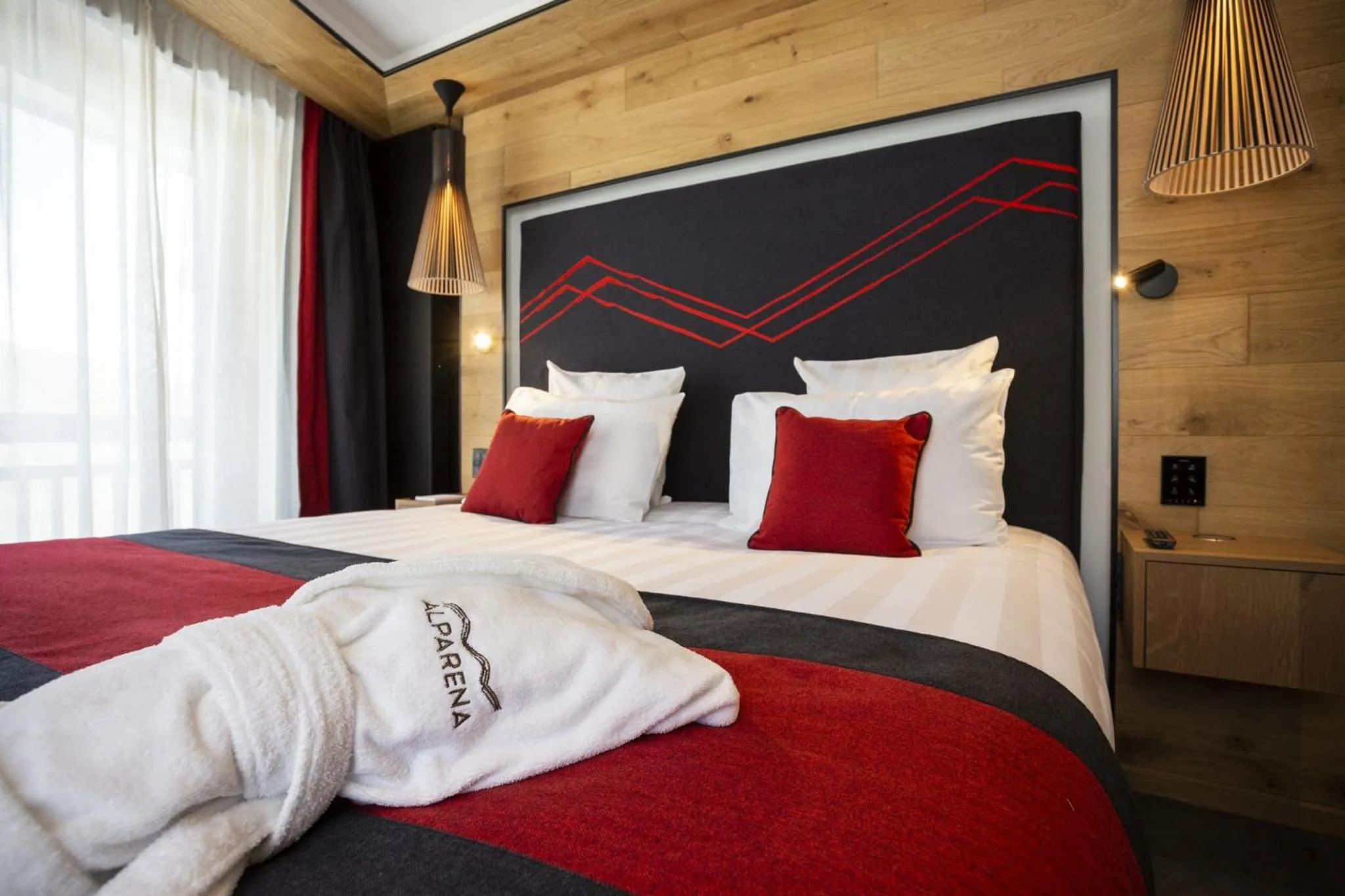 Bed in Hôtel Alparena & Spa - 4 étoiles