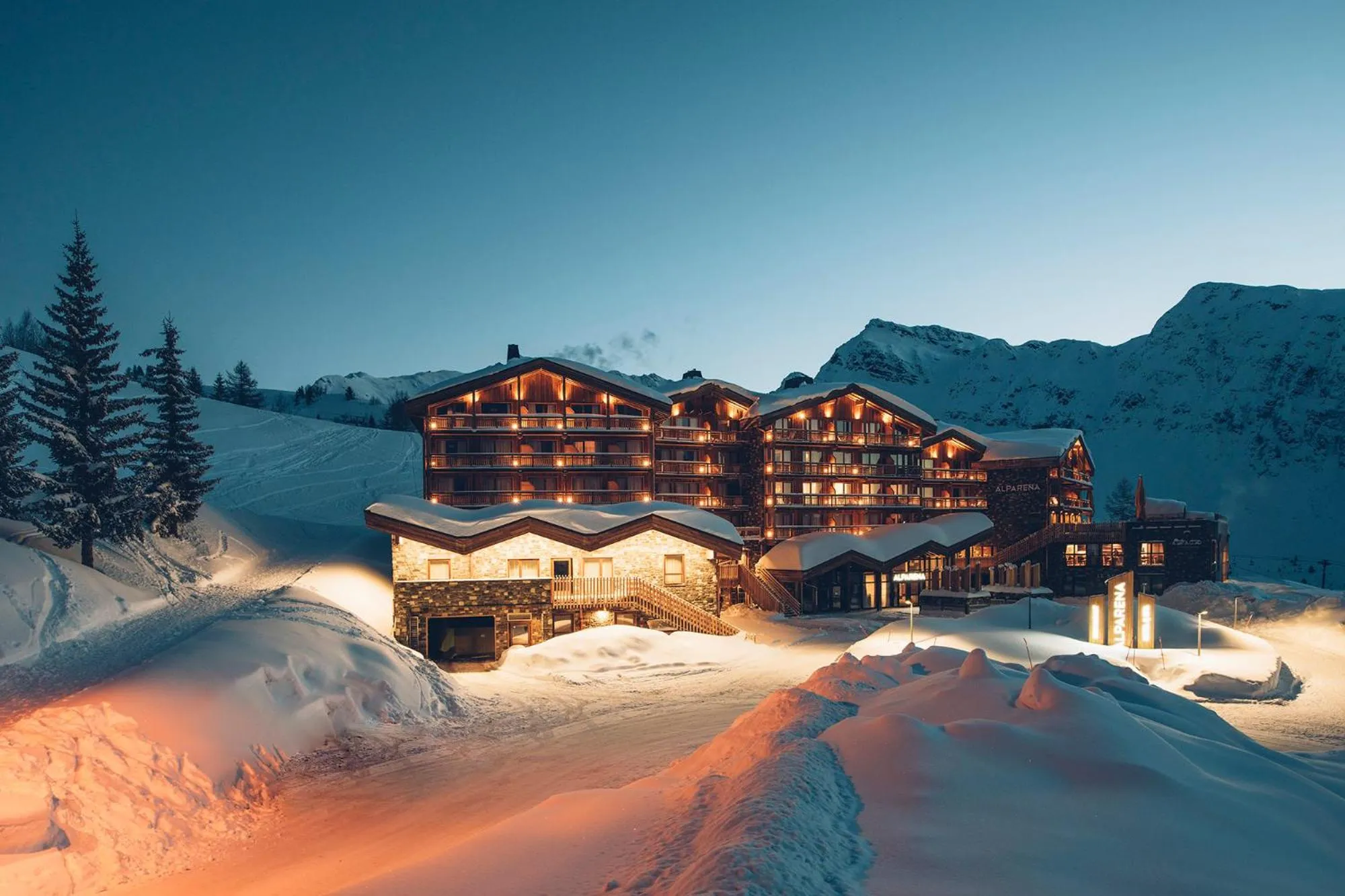 Property building in Hôtel Alparena & Spa - 4 étoiles