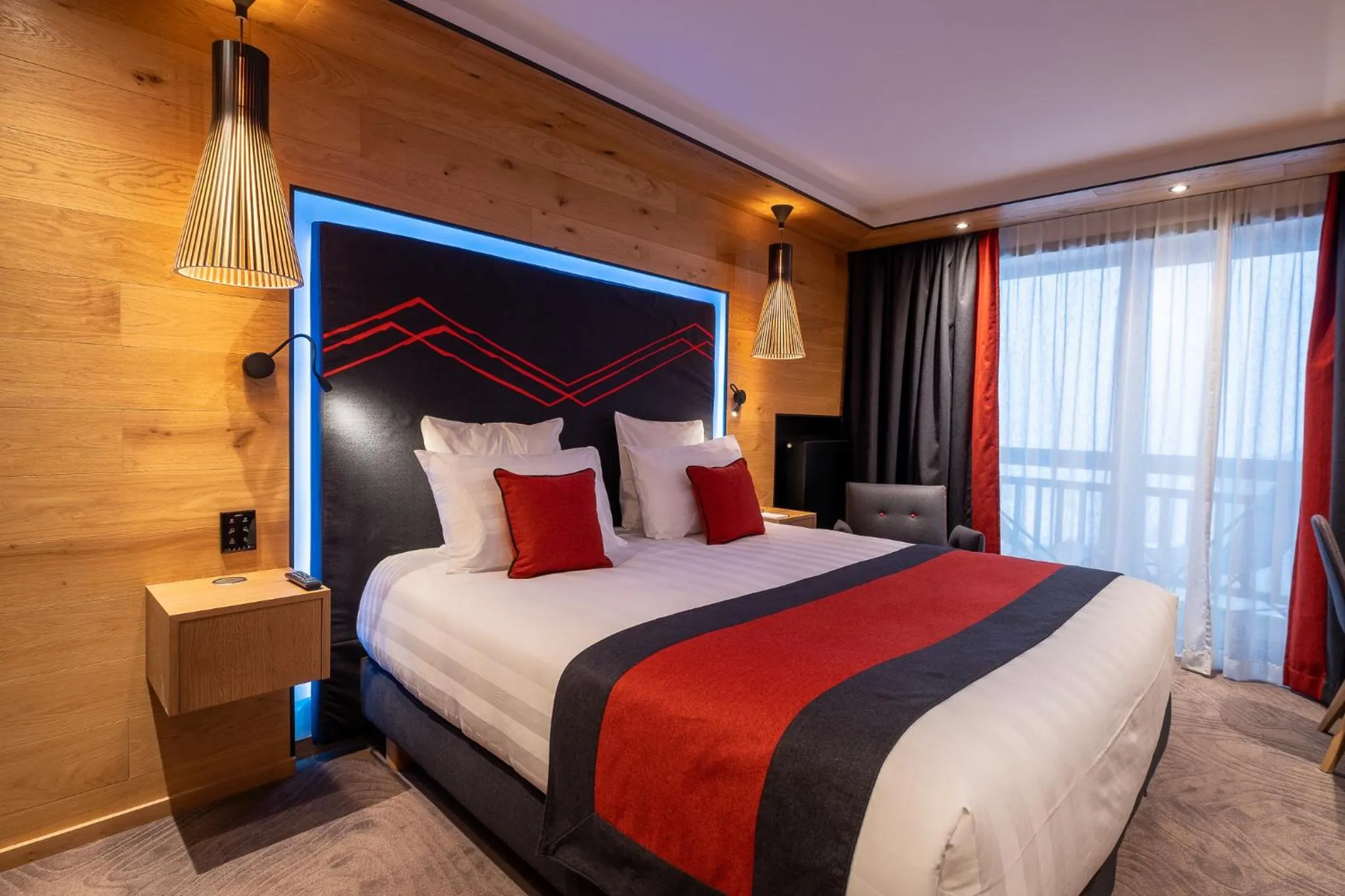 Bed in Hôtel Alparena & Spa - 4 étoiles