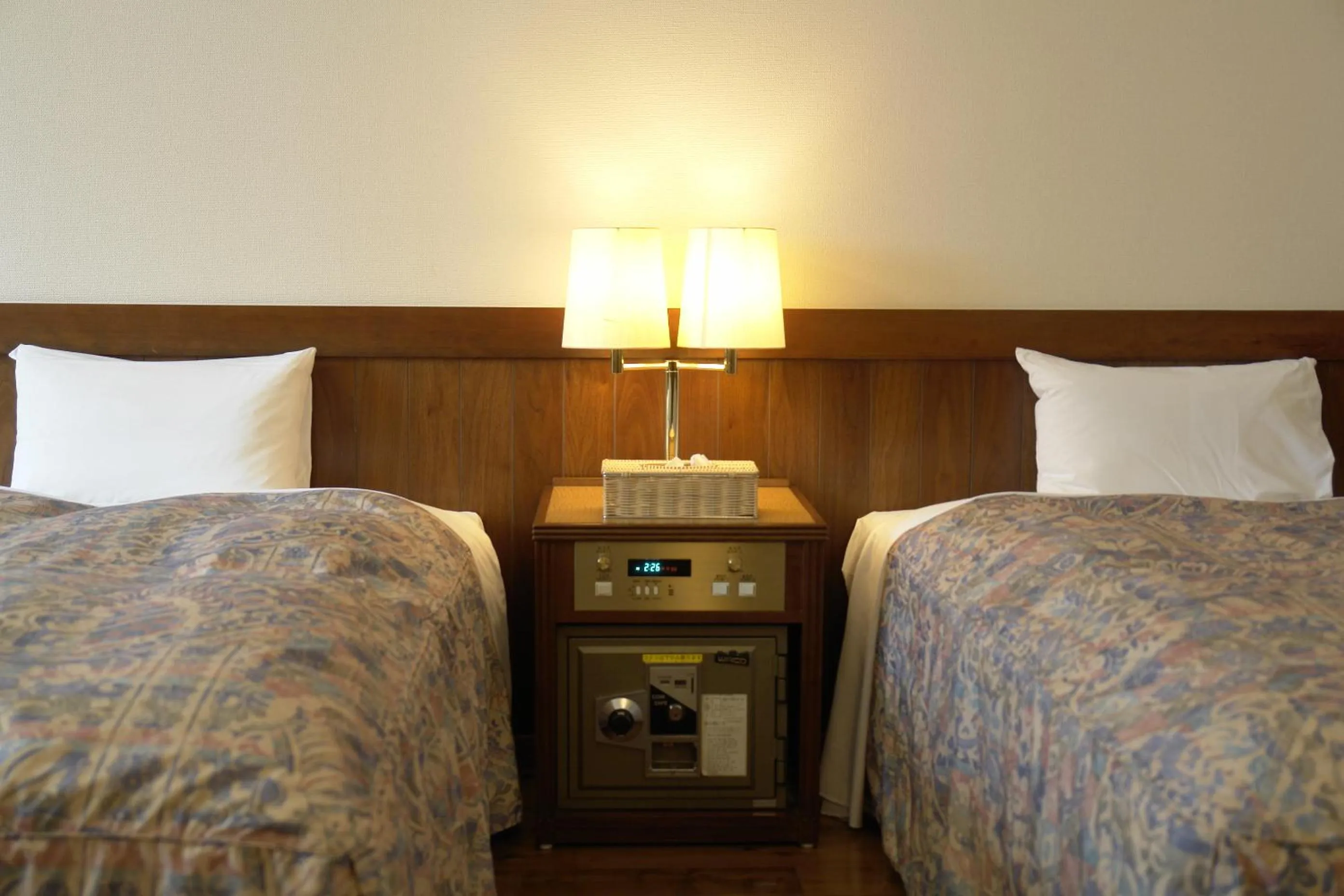 Decorative detail, Bed in Rakuchin