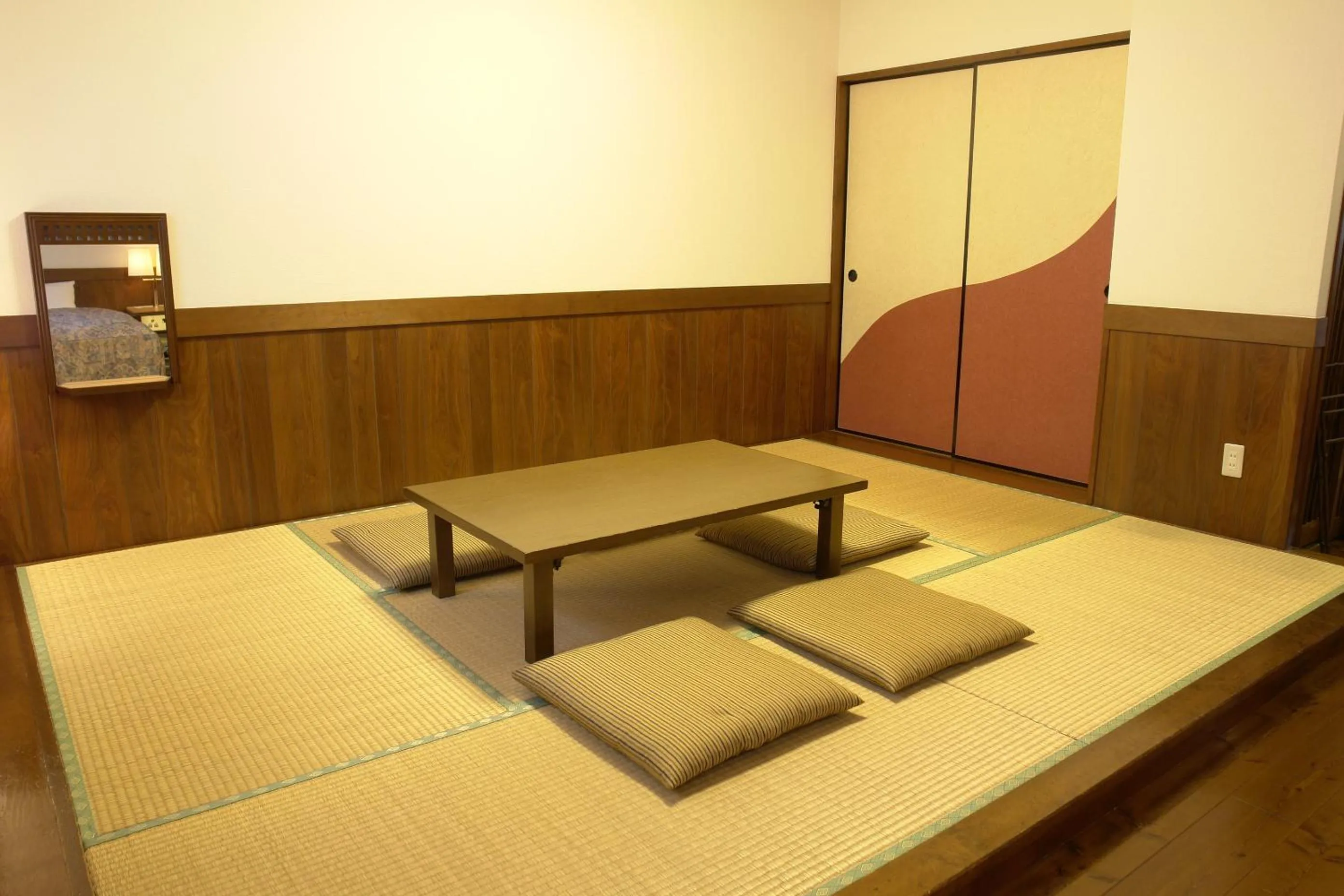 Decorative detail, Bed in Rakuchin