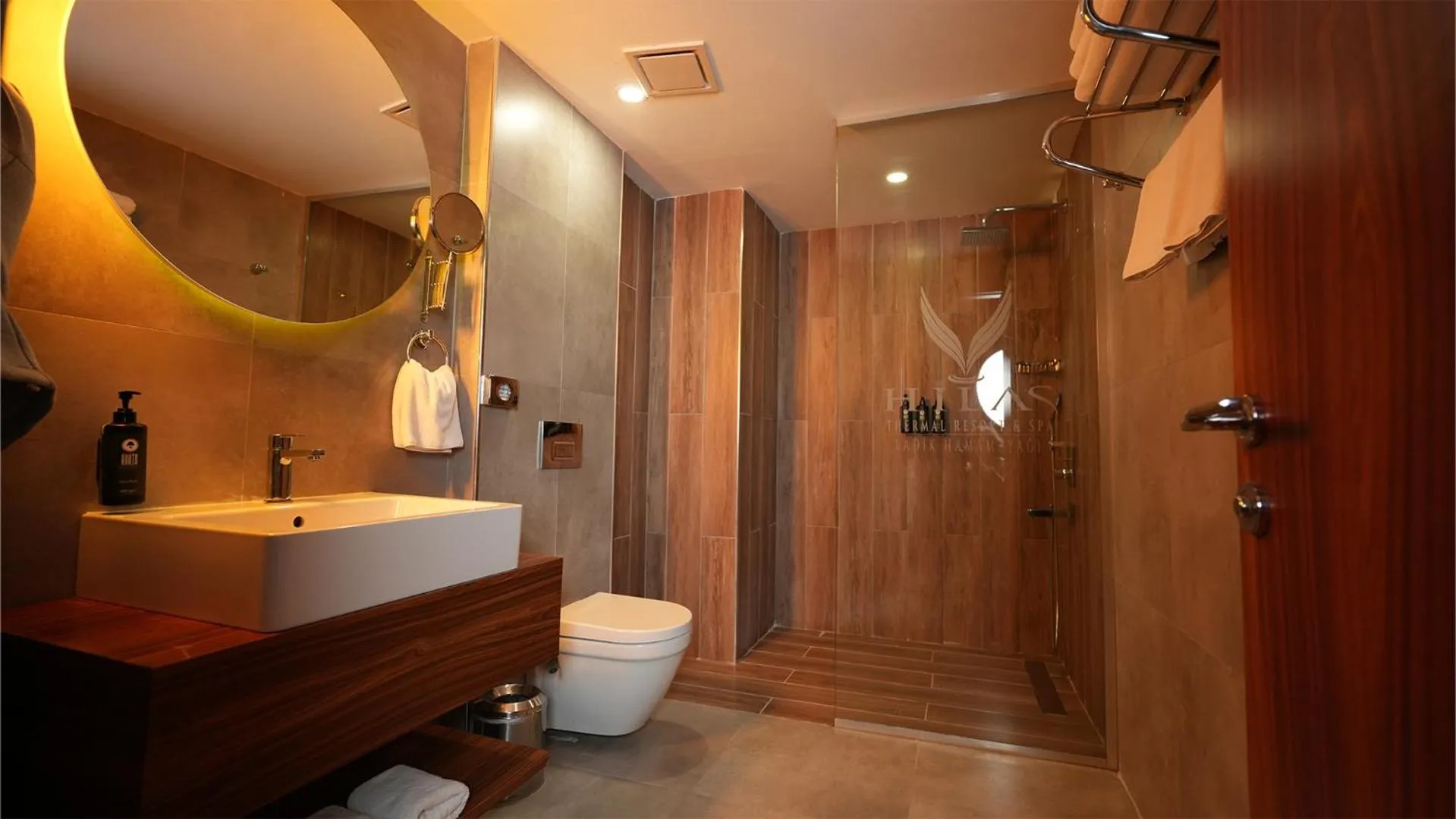 Bathroom in Hilas Thermal Resort Spa & Aquapark