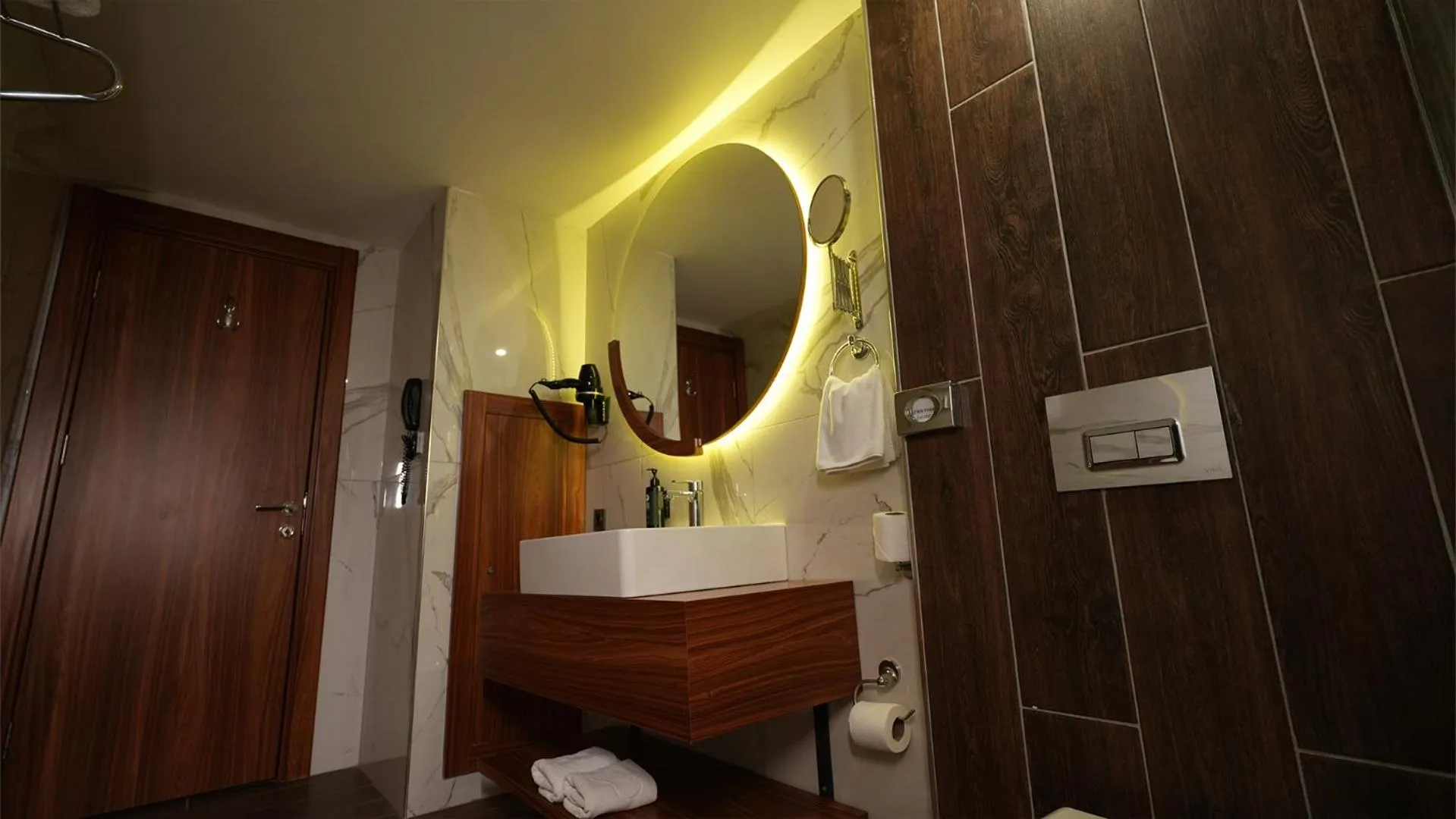 Bathroom in Hilas Thermal Resort Spa & Aquapark