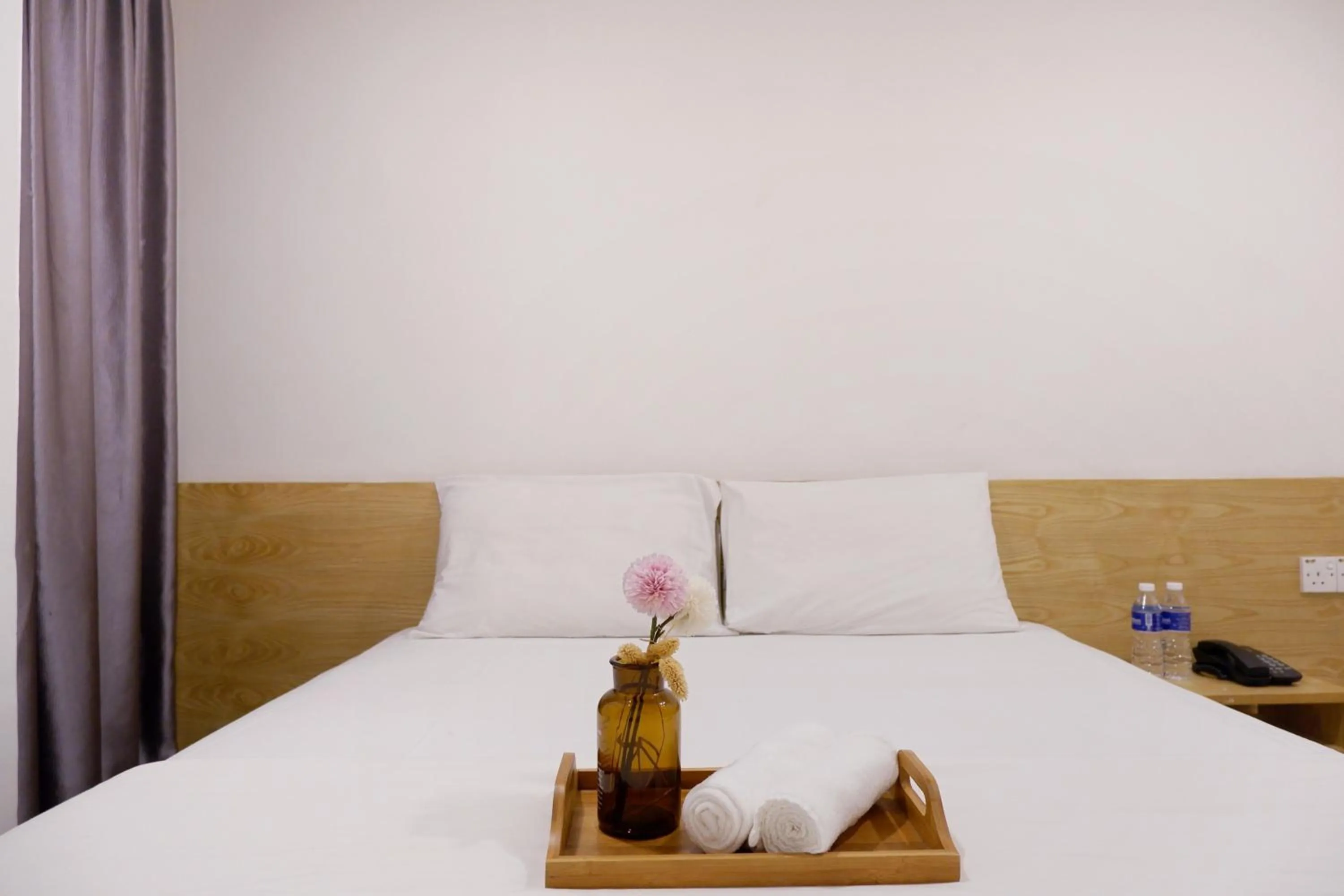 Photo of the whole room, Bed in Iris Hotel