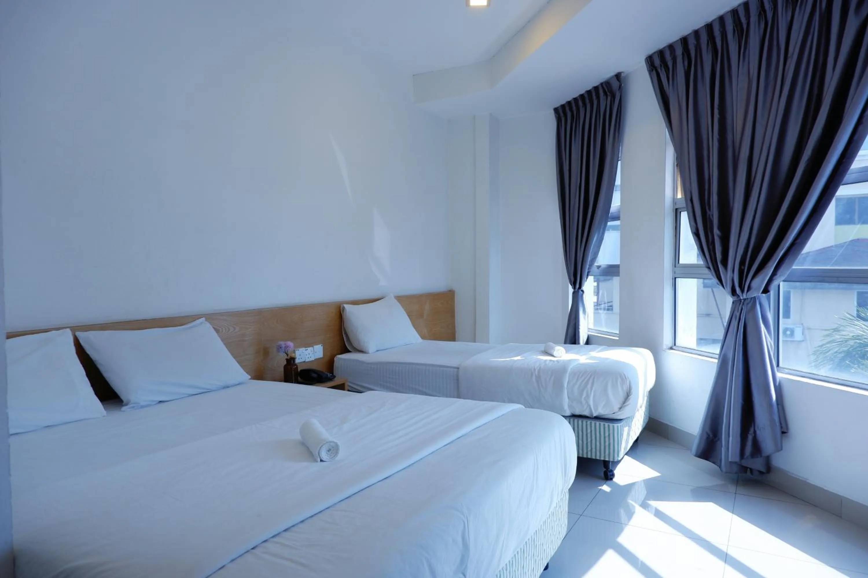 Bedroom, Bed in Iris Hotel