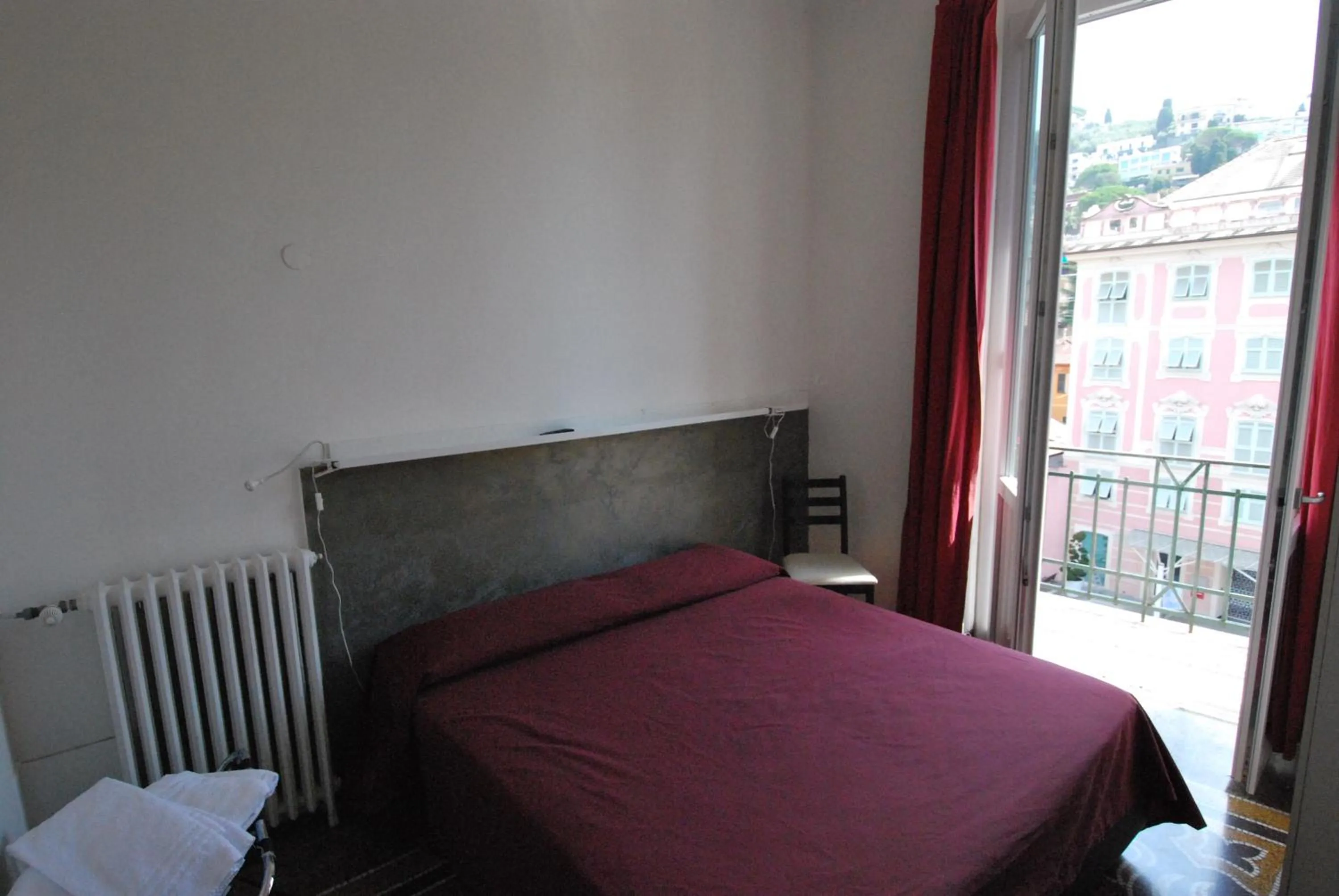 Day, Bed in Albergo La Vela