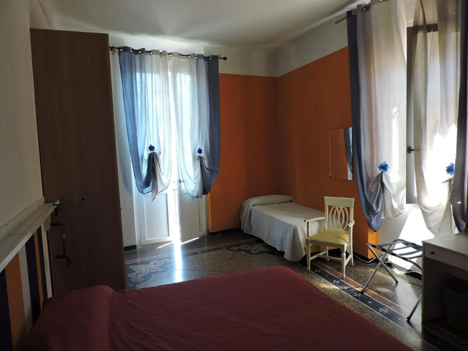 Day, Bed in Albergo La Vela