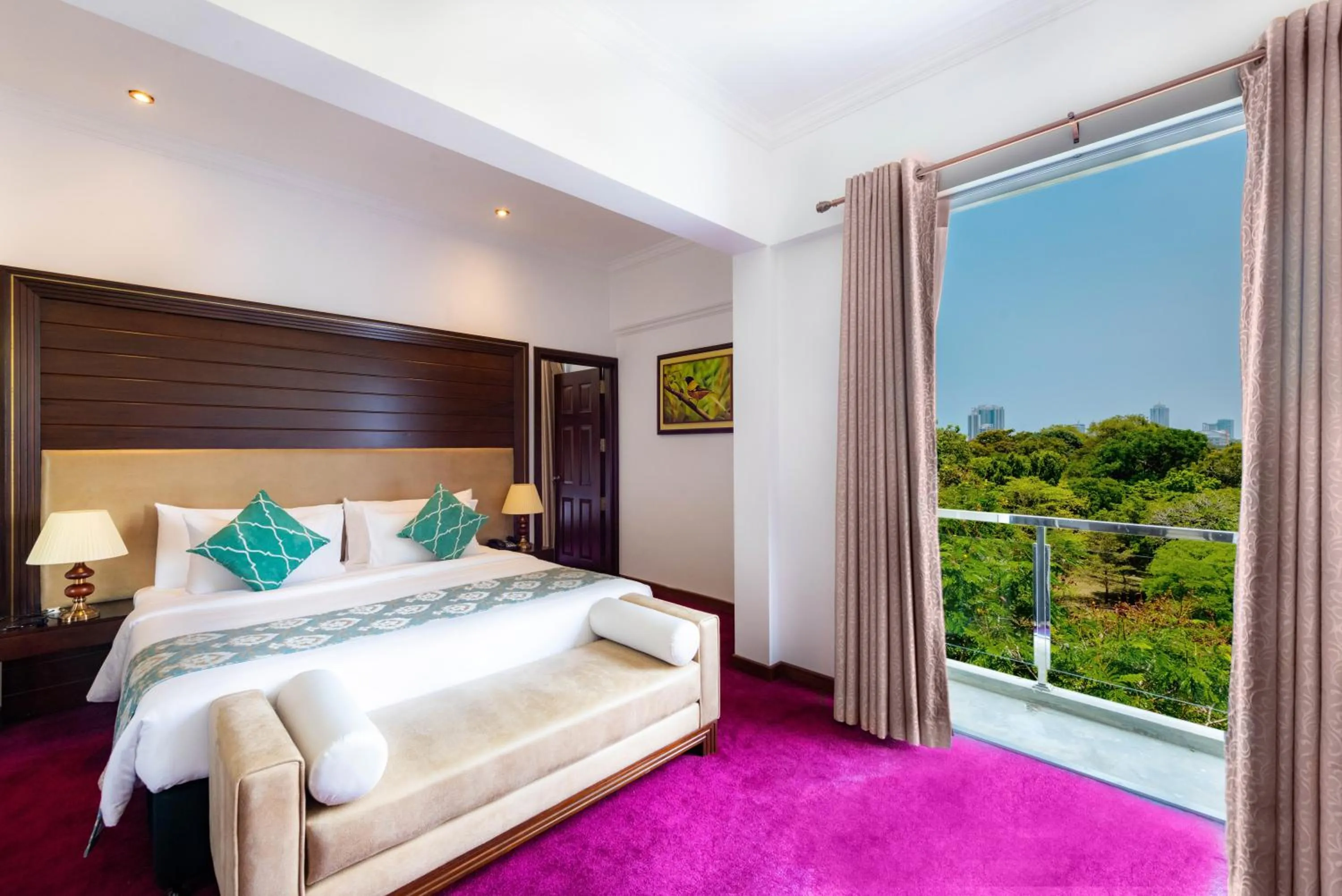 Bed in Trillium Boutique City Hotel