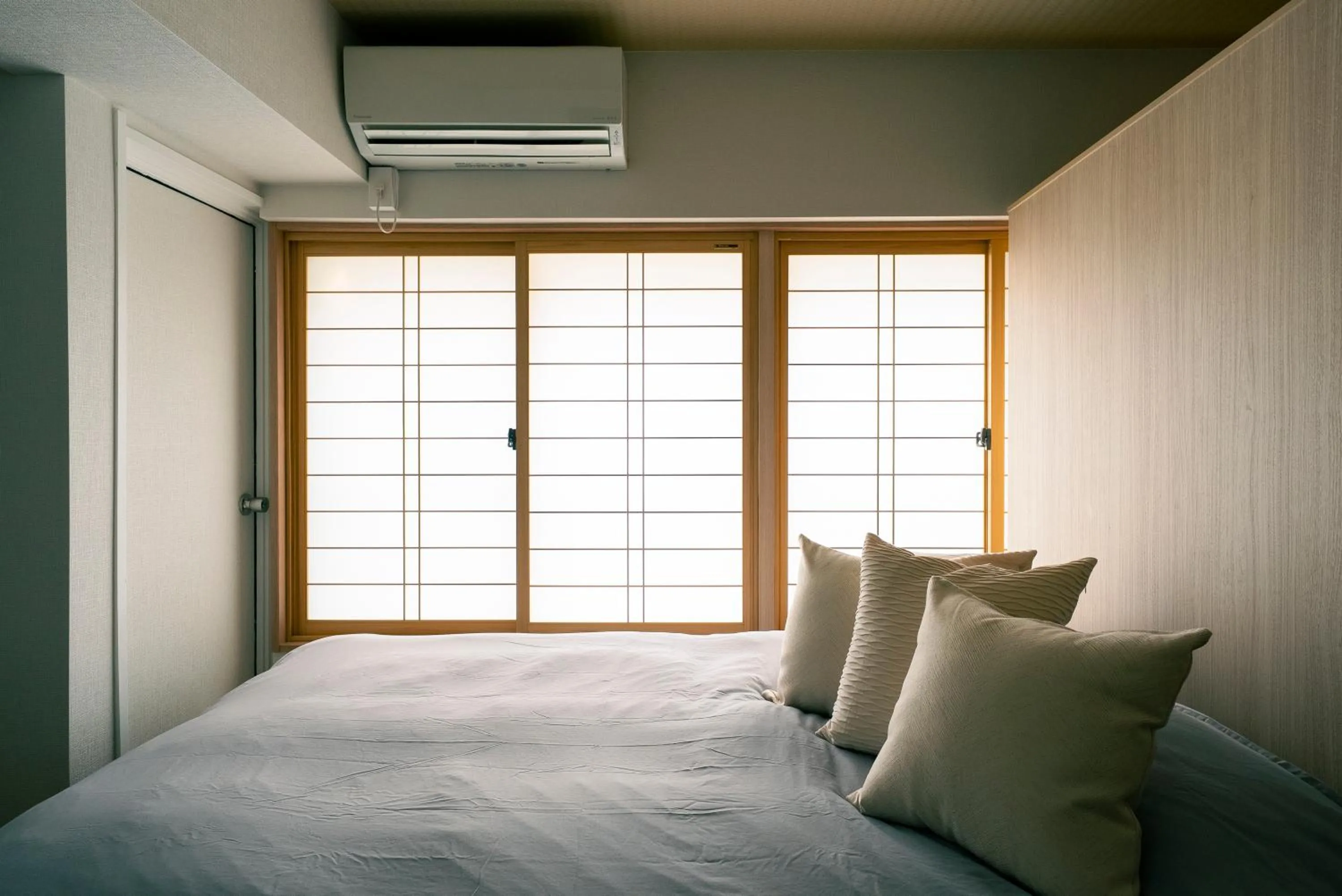 Bed in Yokohama Classic Apartment