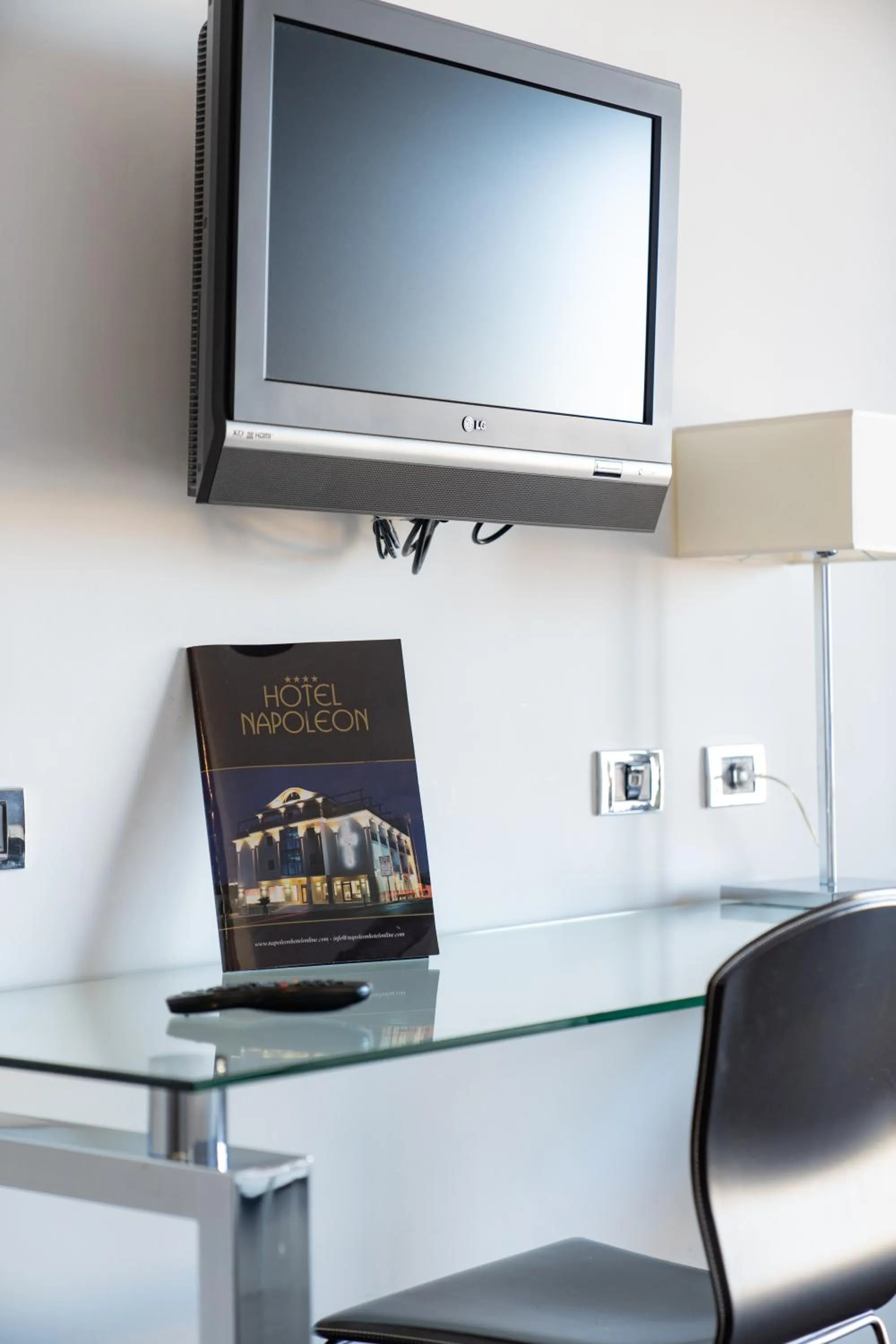 TV and multimedia in Hotel Napoleon