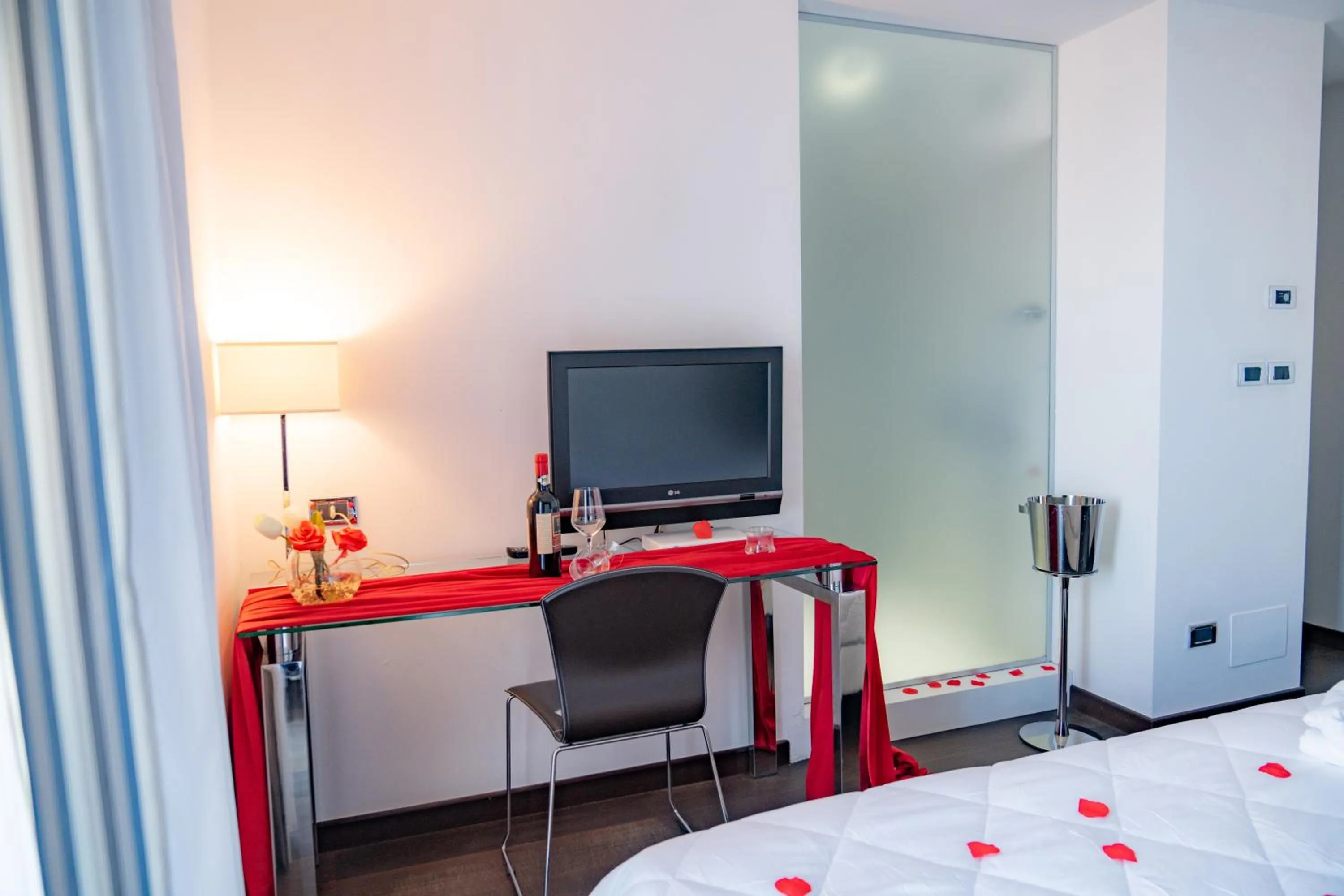 TV and multimedia, Bed in Hotel Napoleon