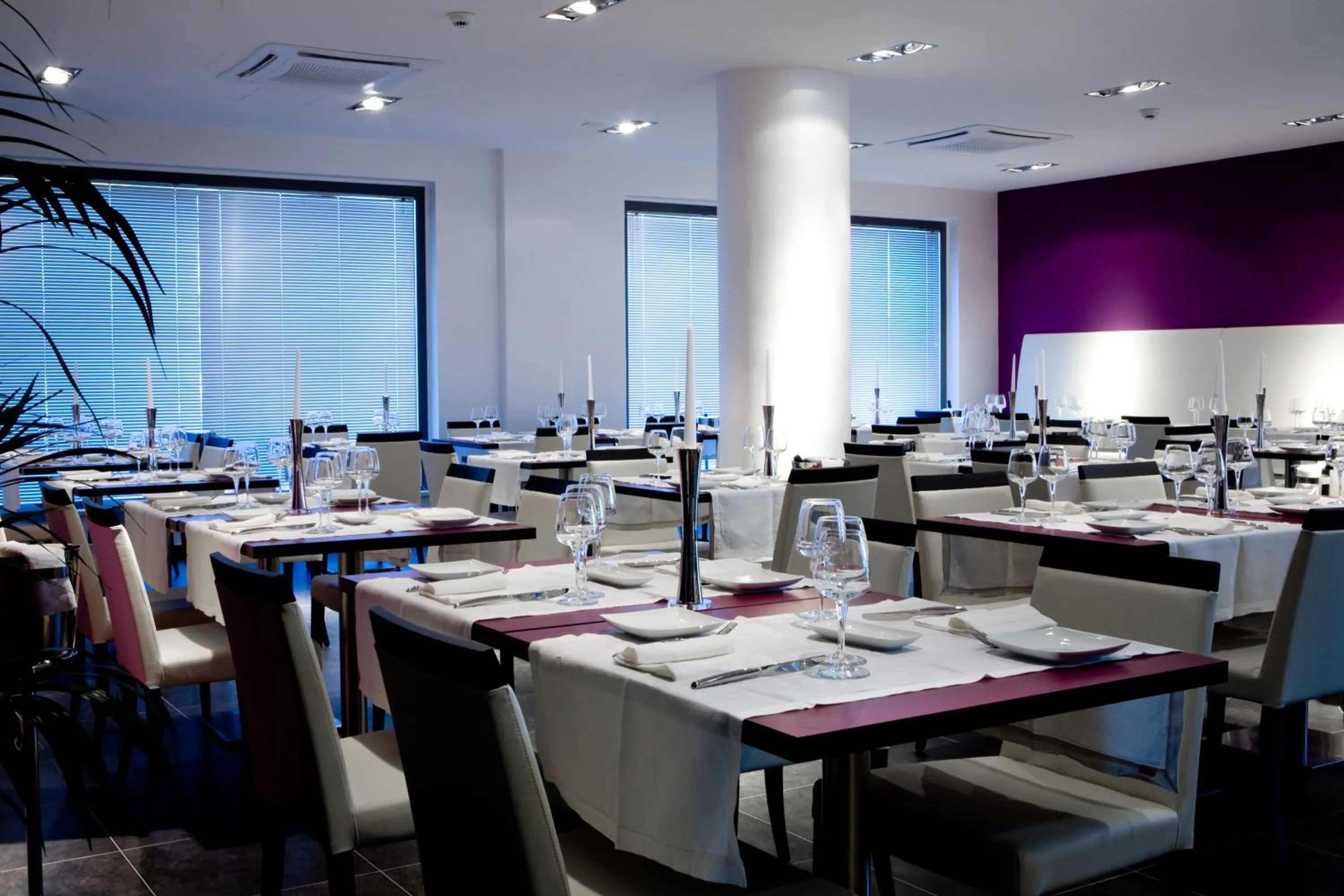 Restaurant/places to eat in Hotel Napoleon