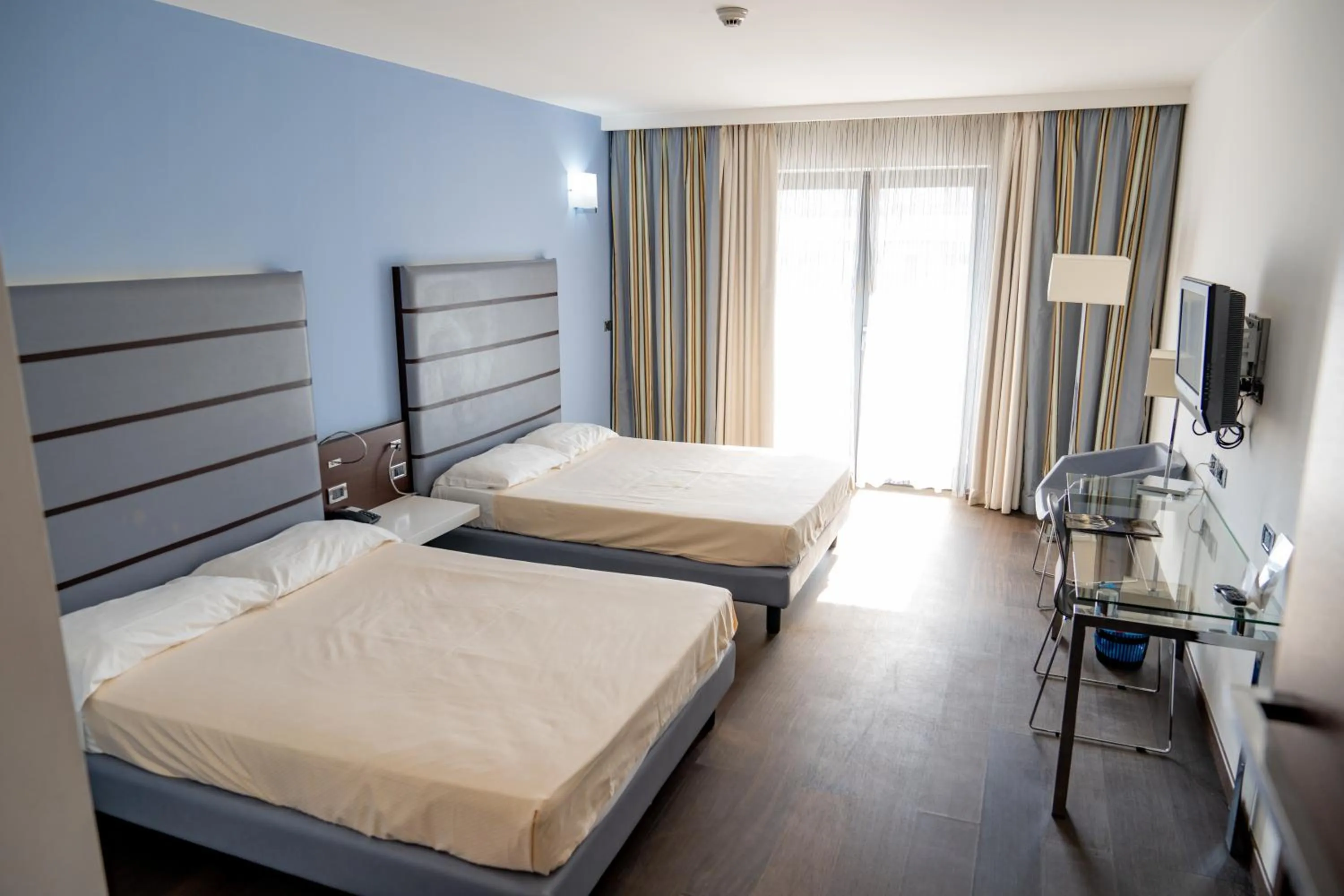 Bedroom, Bed in Hotel Napoleon