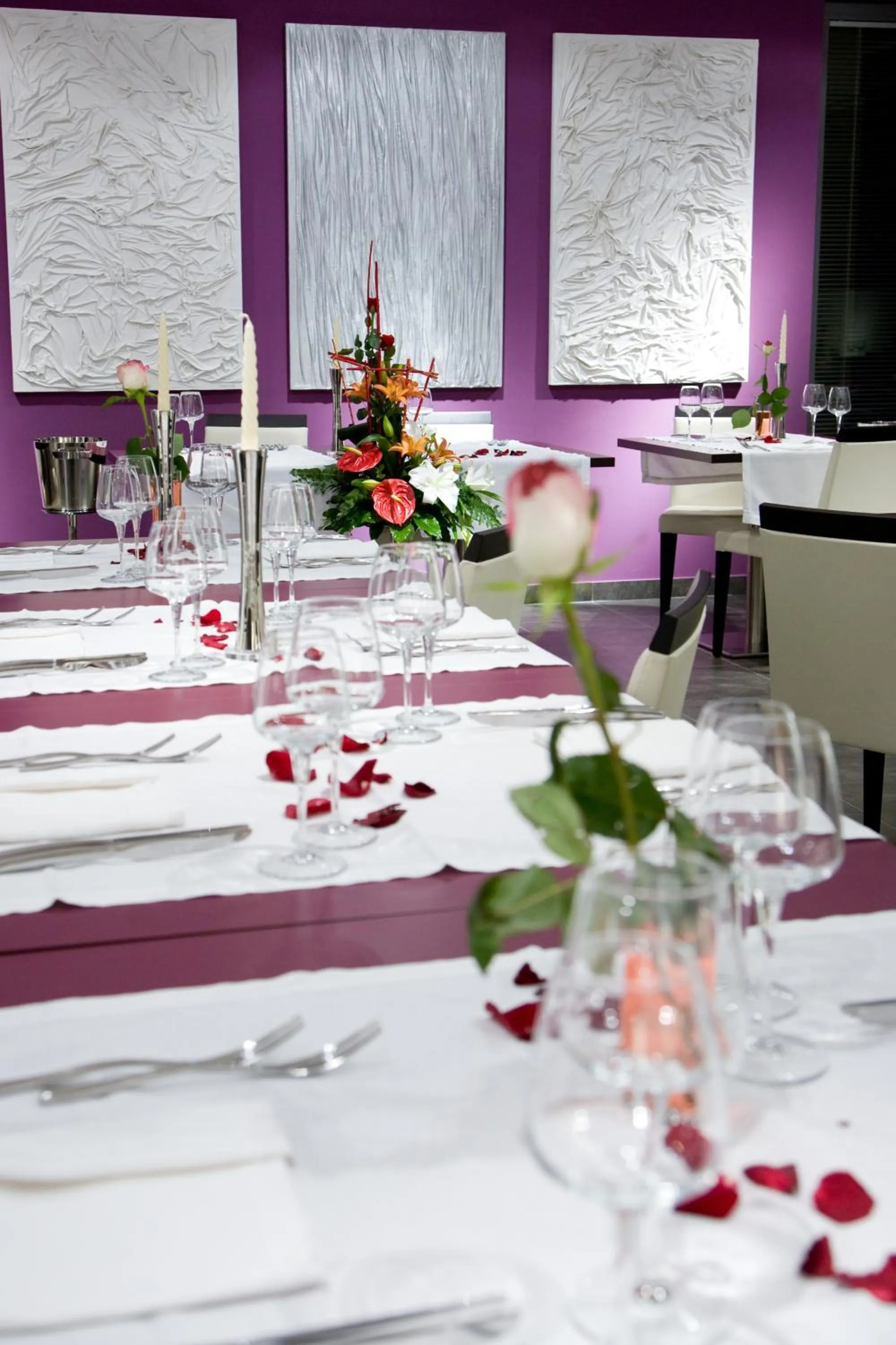 Restaurant/places to eat in Hotel Napoleon