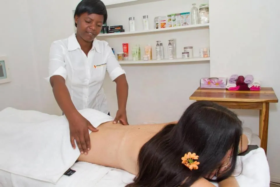 Massage in Fawlty Towers Accommodation & Activities