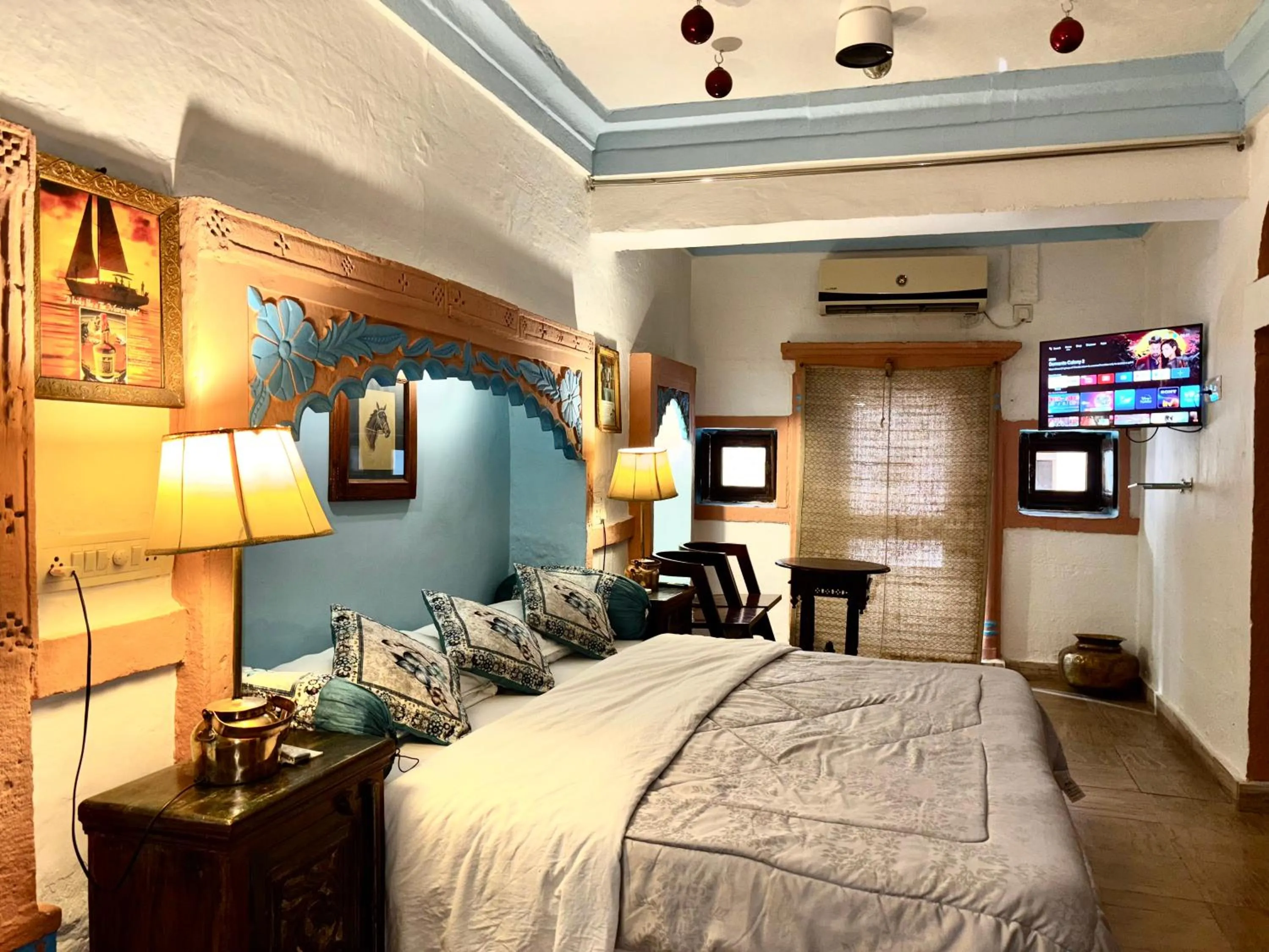 Bed in Shahi Guest House