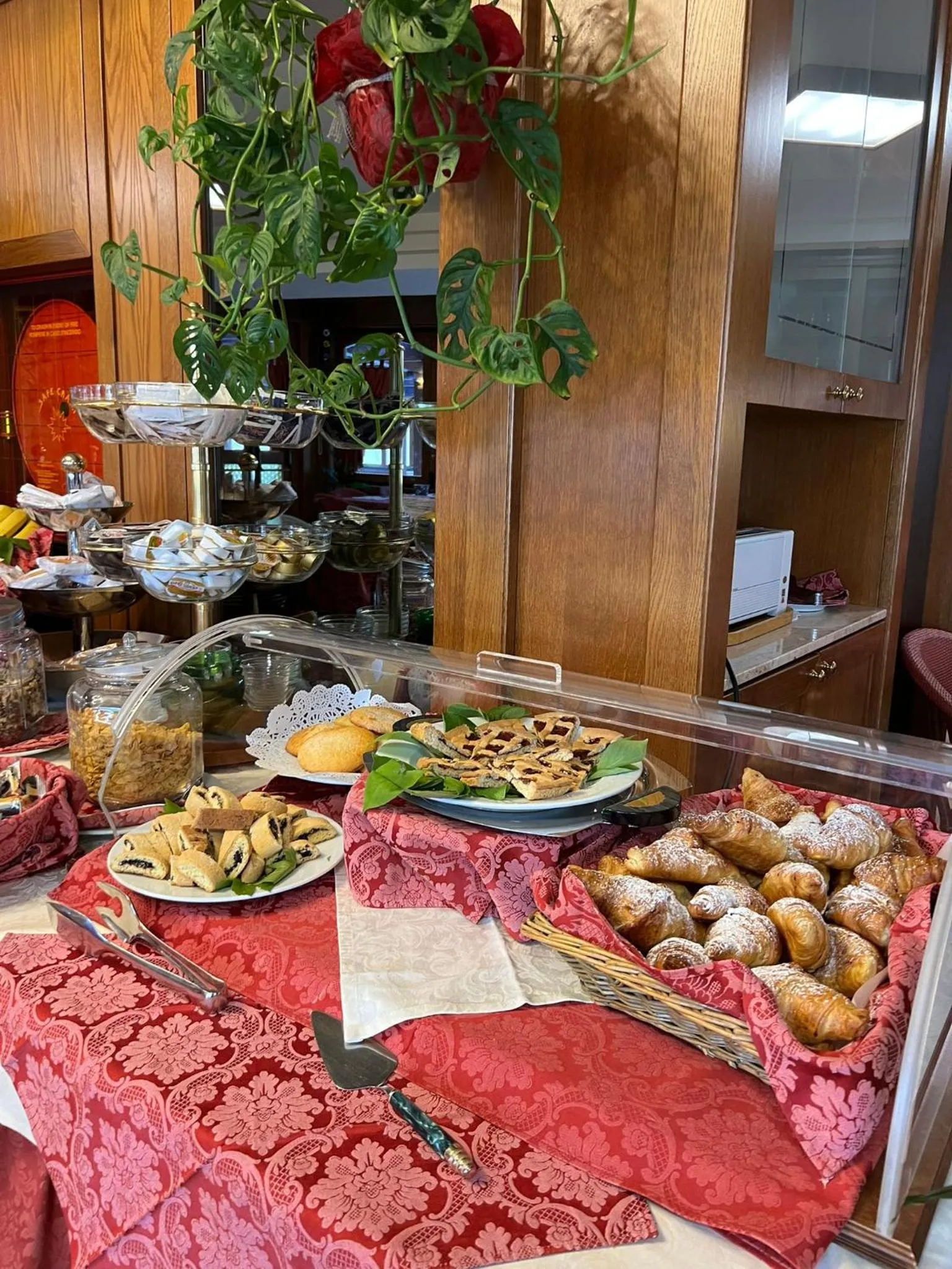 Buffet breakfast in Hotel Cercone