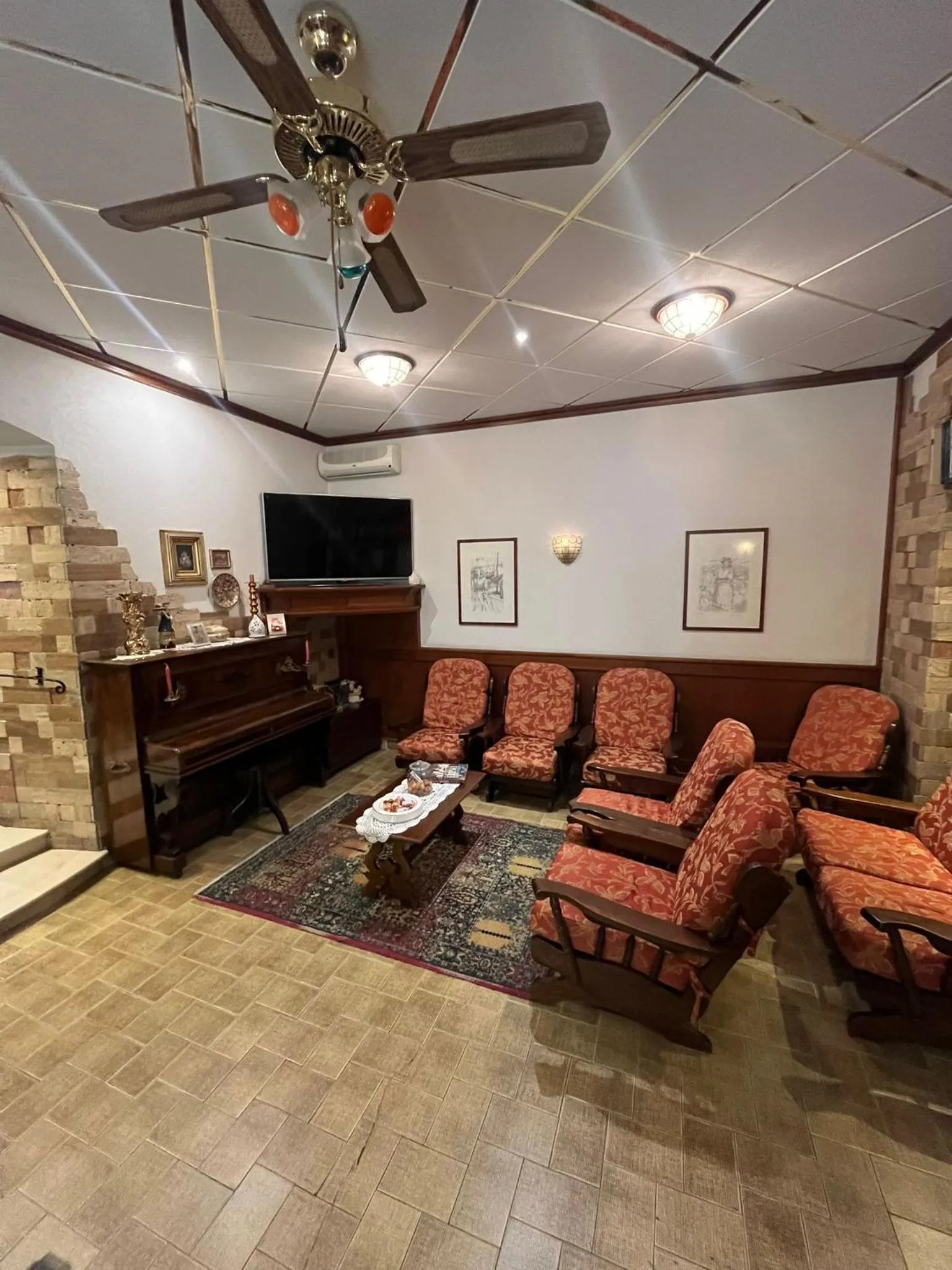 TV and multimedia in Hotel Cercone