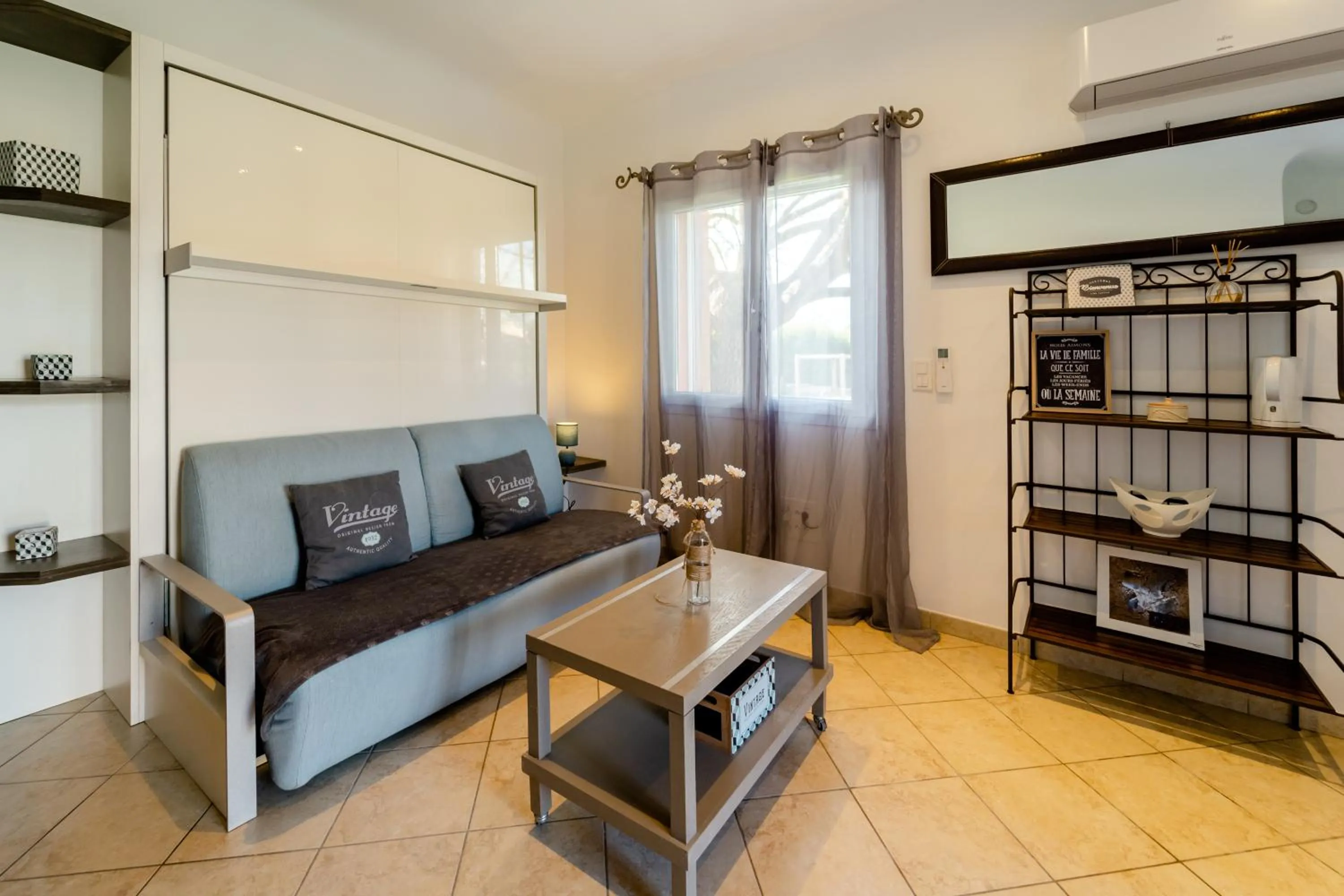 Coffee/tea facilities, Bed in Résidence Dolce Vita de Palombaggia