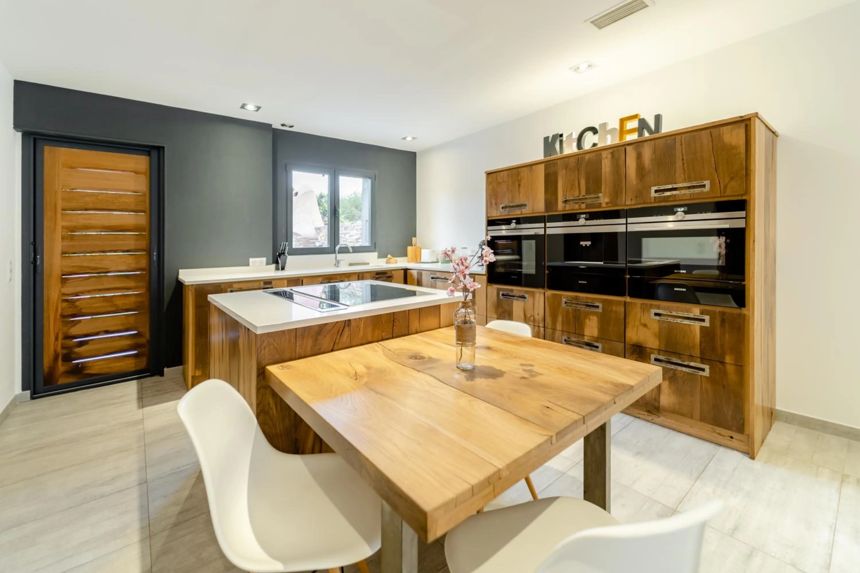 Kitchen or kitchenette in Résidence Dolce Vita de Palombaggia