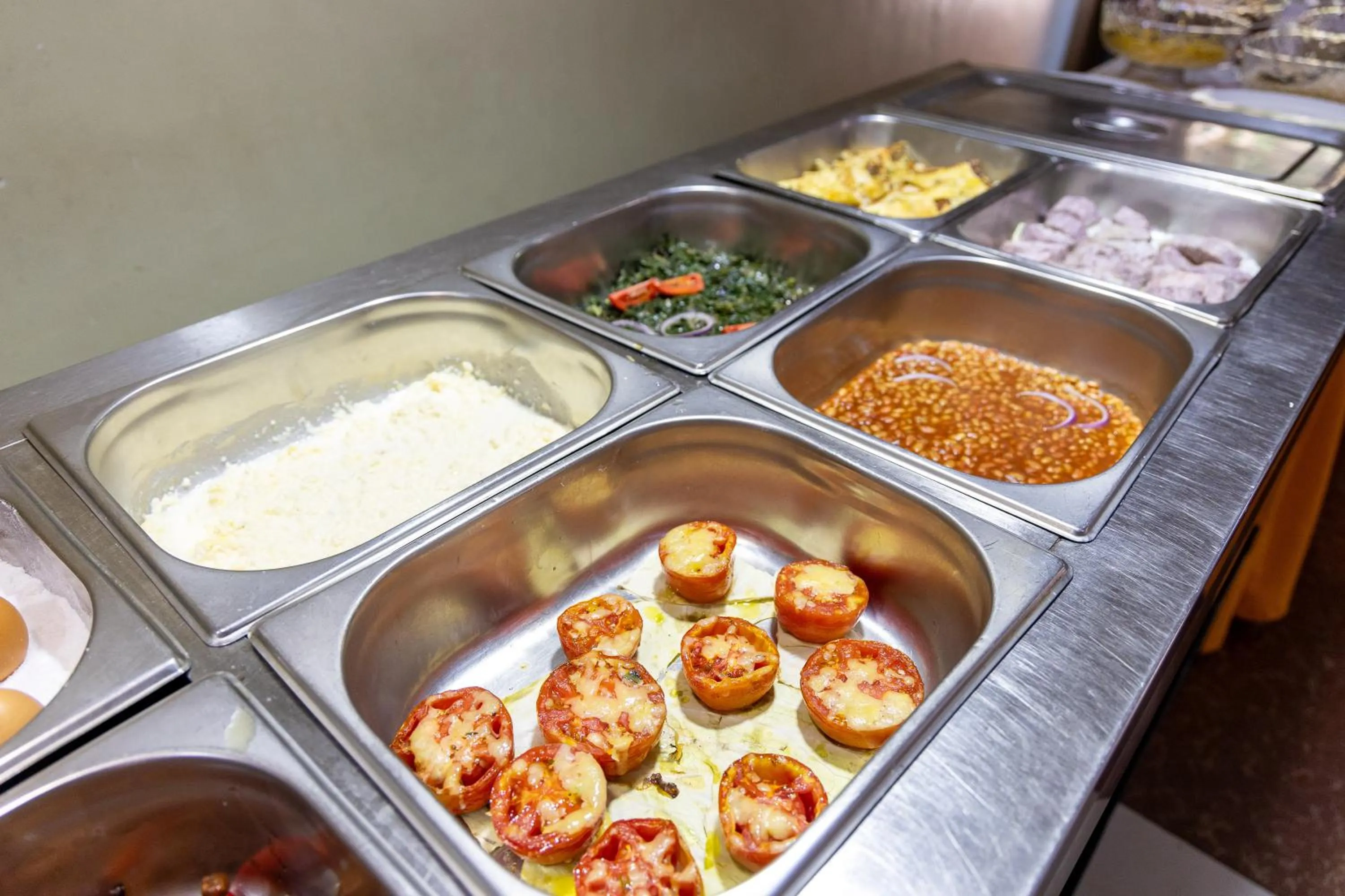 Buffet breakfast in Maxland Hotel