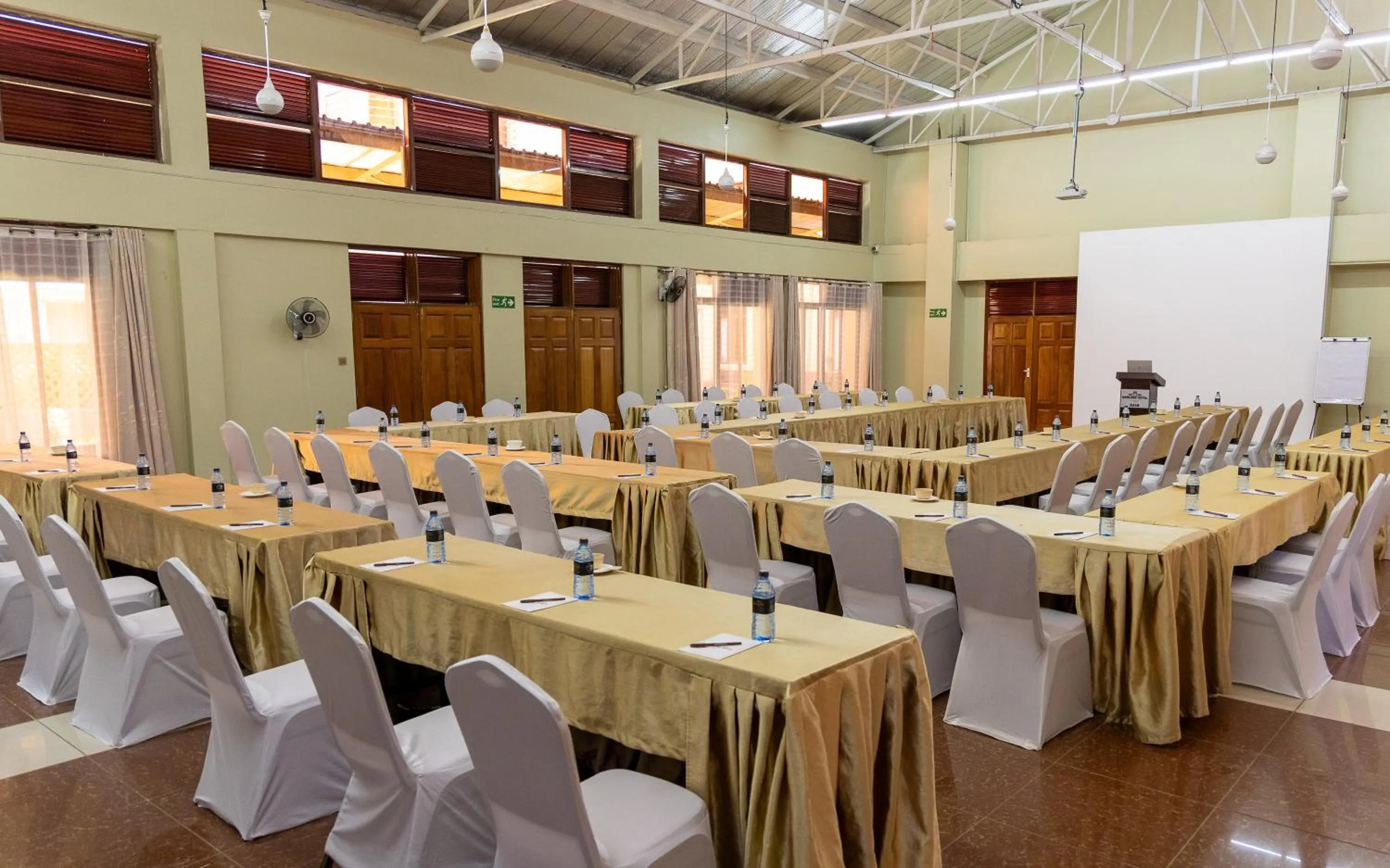 Banquet/Function facilities in Maxland Hotel