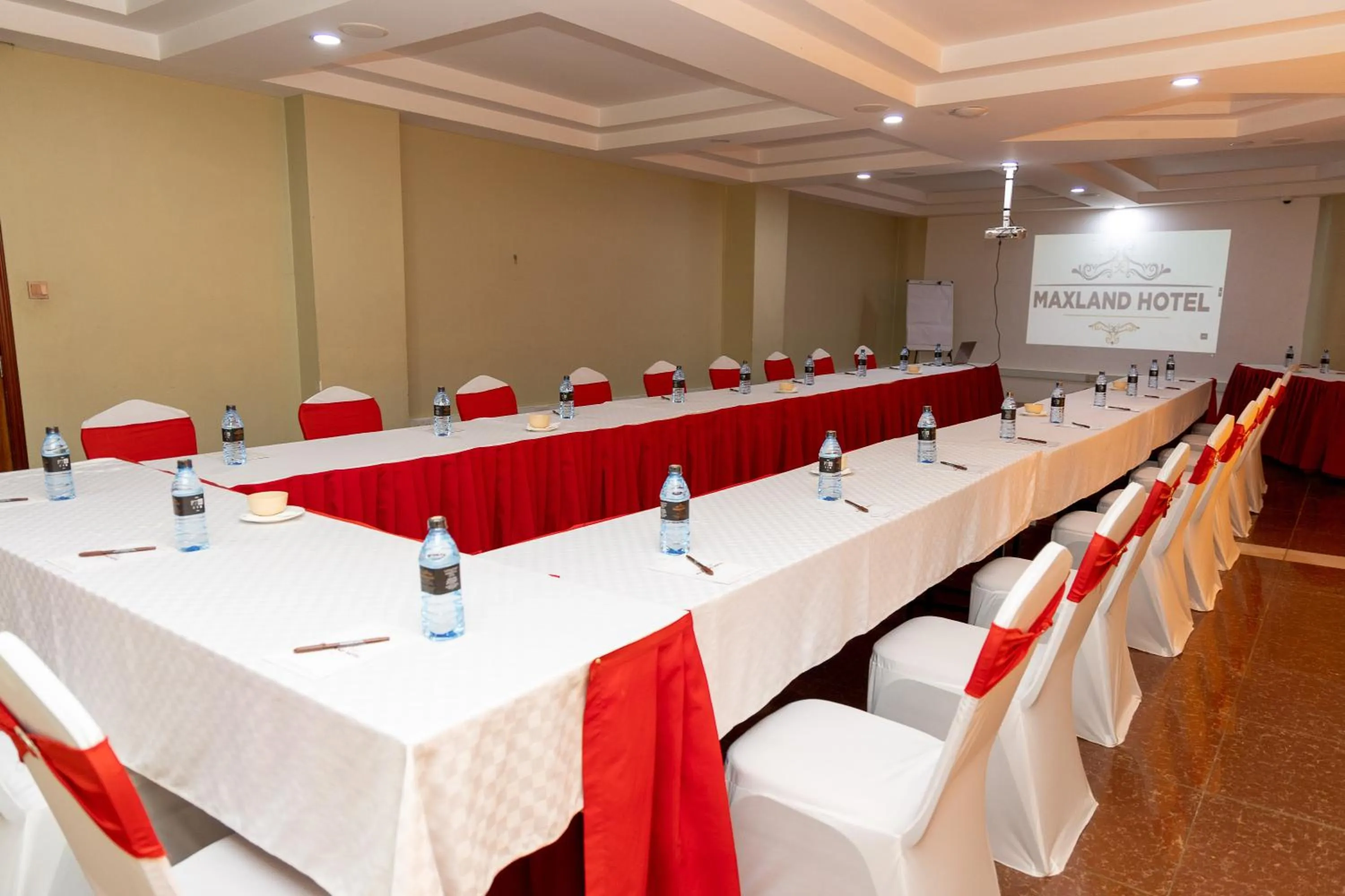 Meeting/conference room in Maxland Hotel