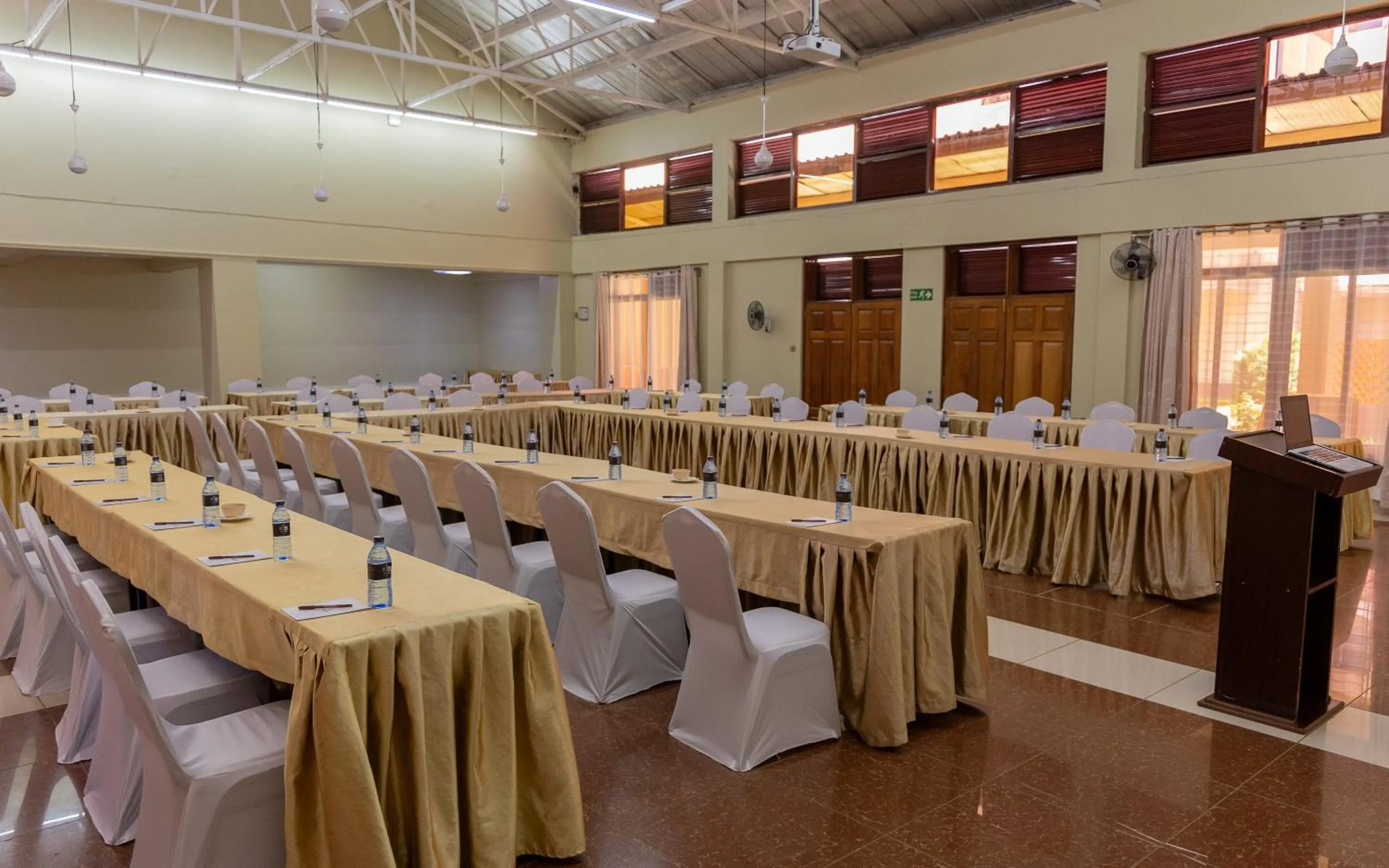 Meeting/conference room in Maxland Hotel