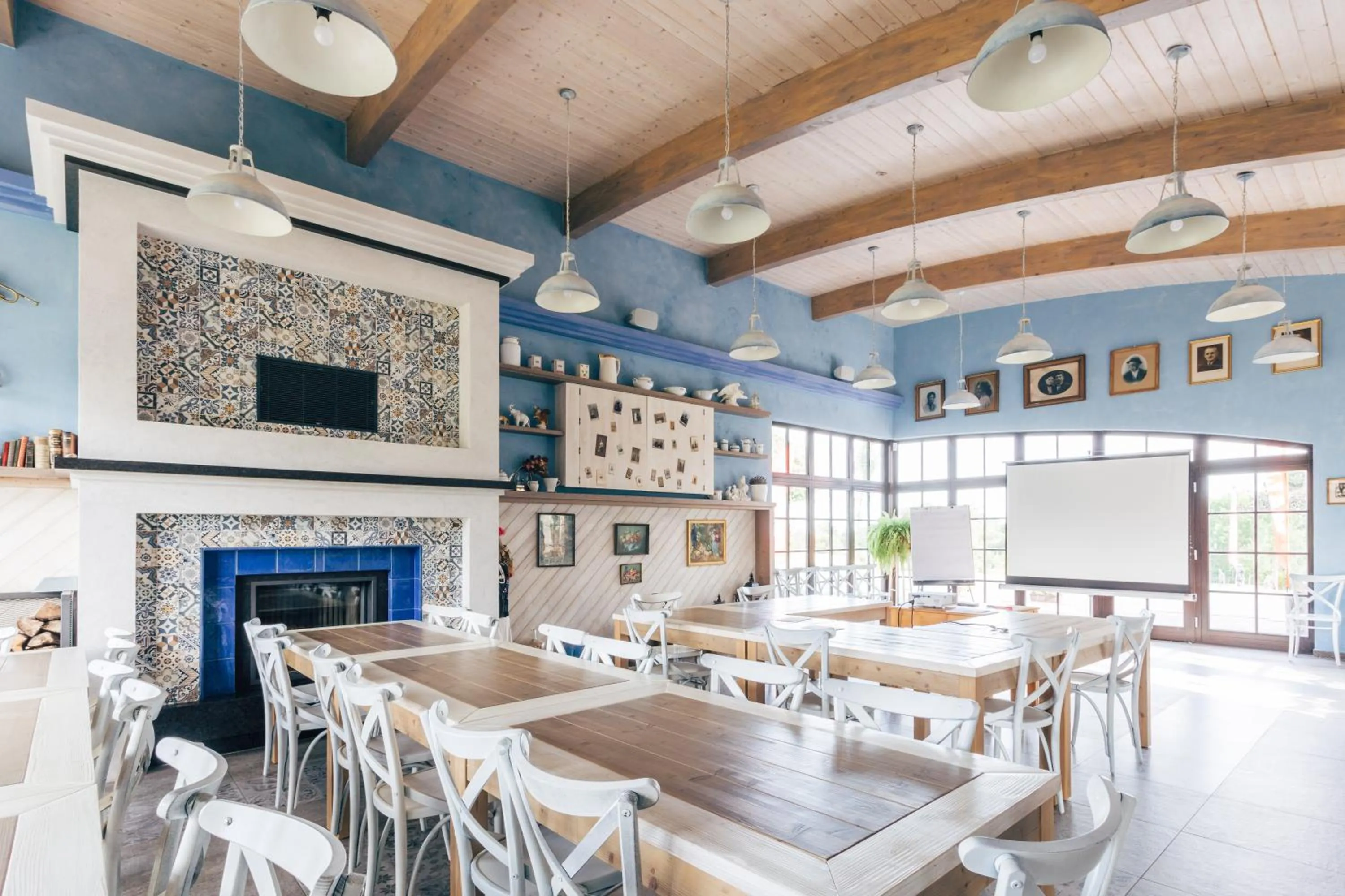 Restaurant/places to eat in Resort Malevil