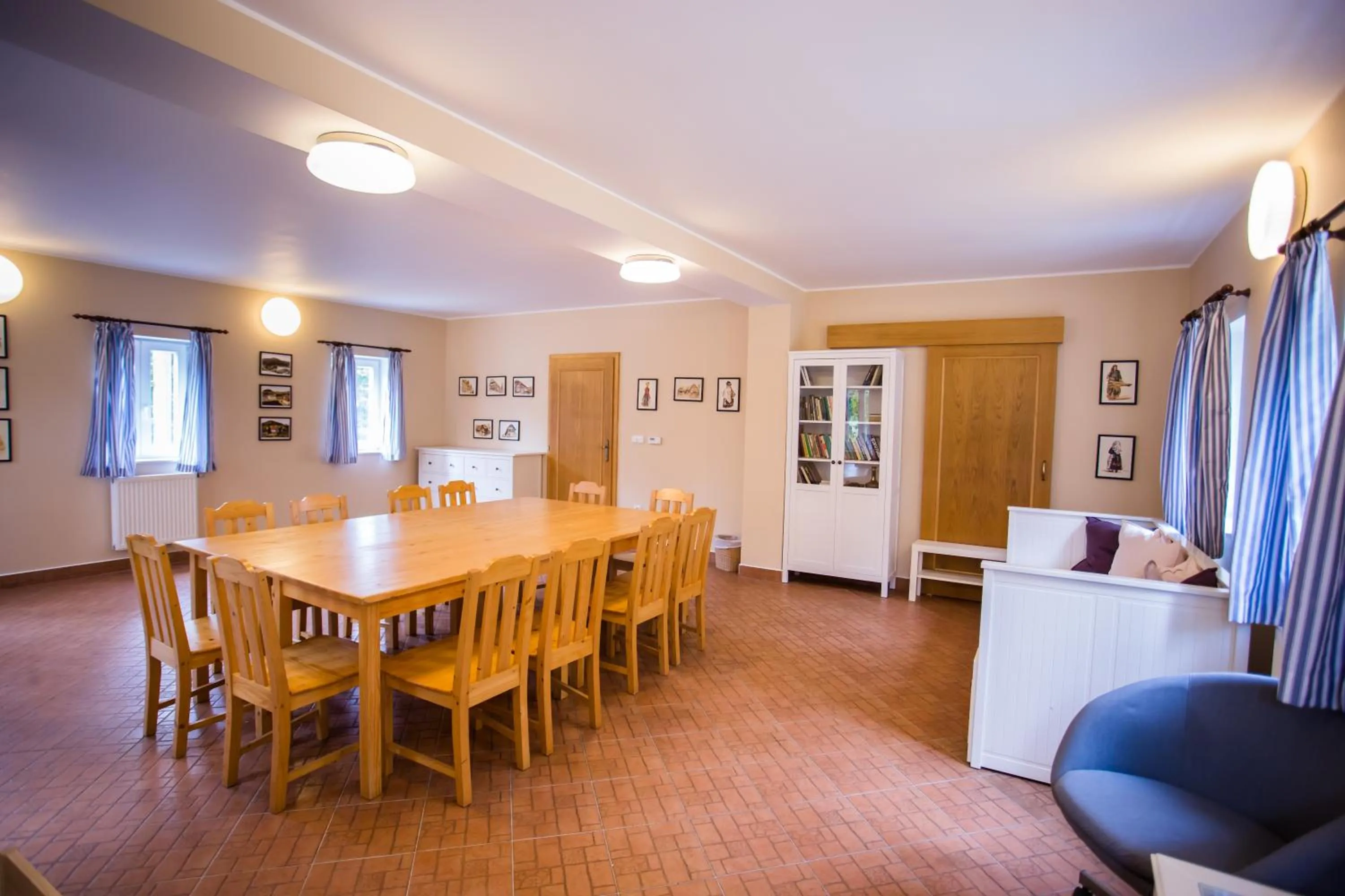 Communal lounge/ TV room in Resort Malevil