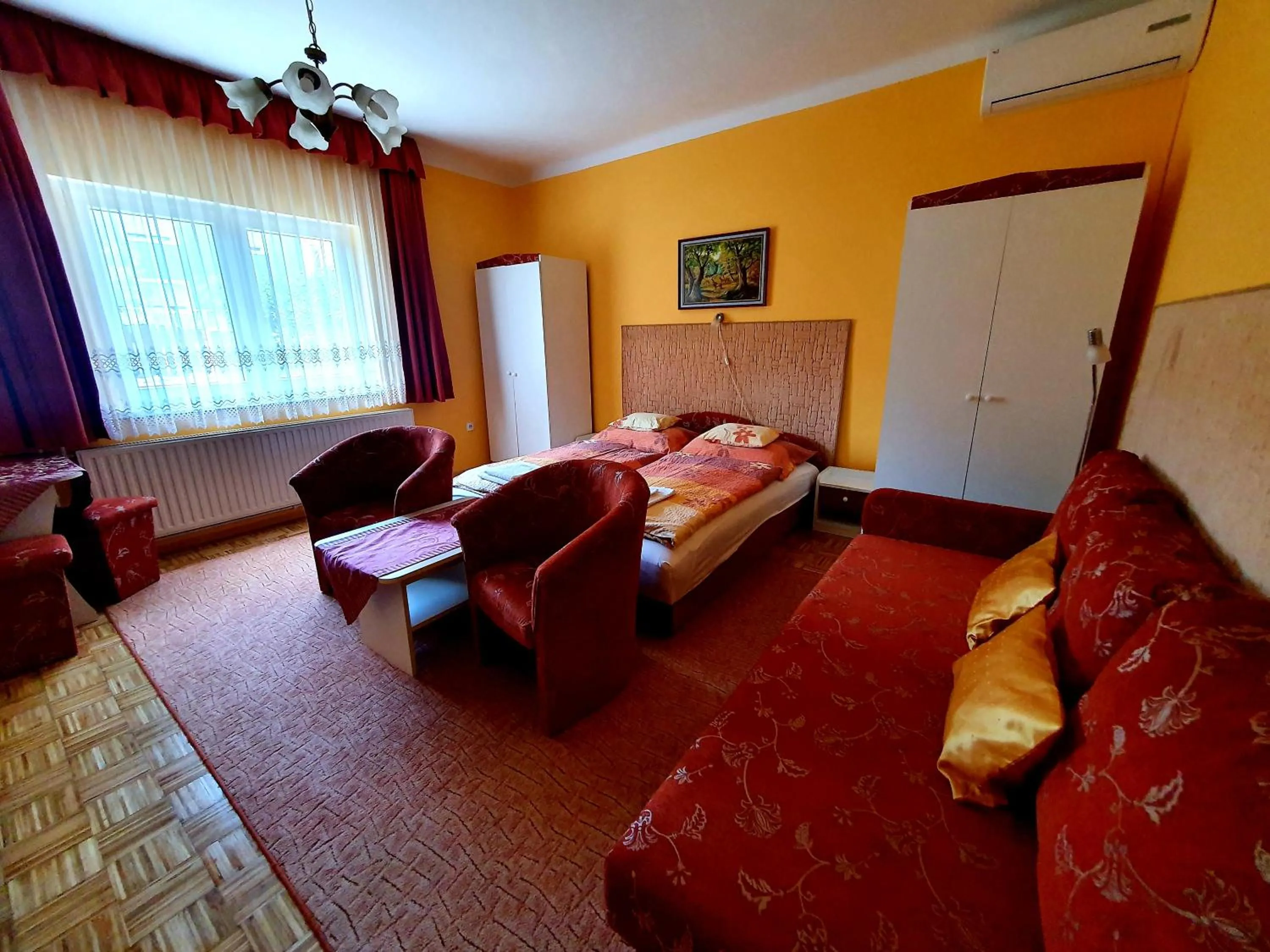 Photo of the whole room, Bed in Apart Júlia Villa