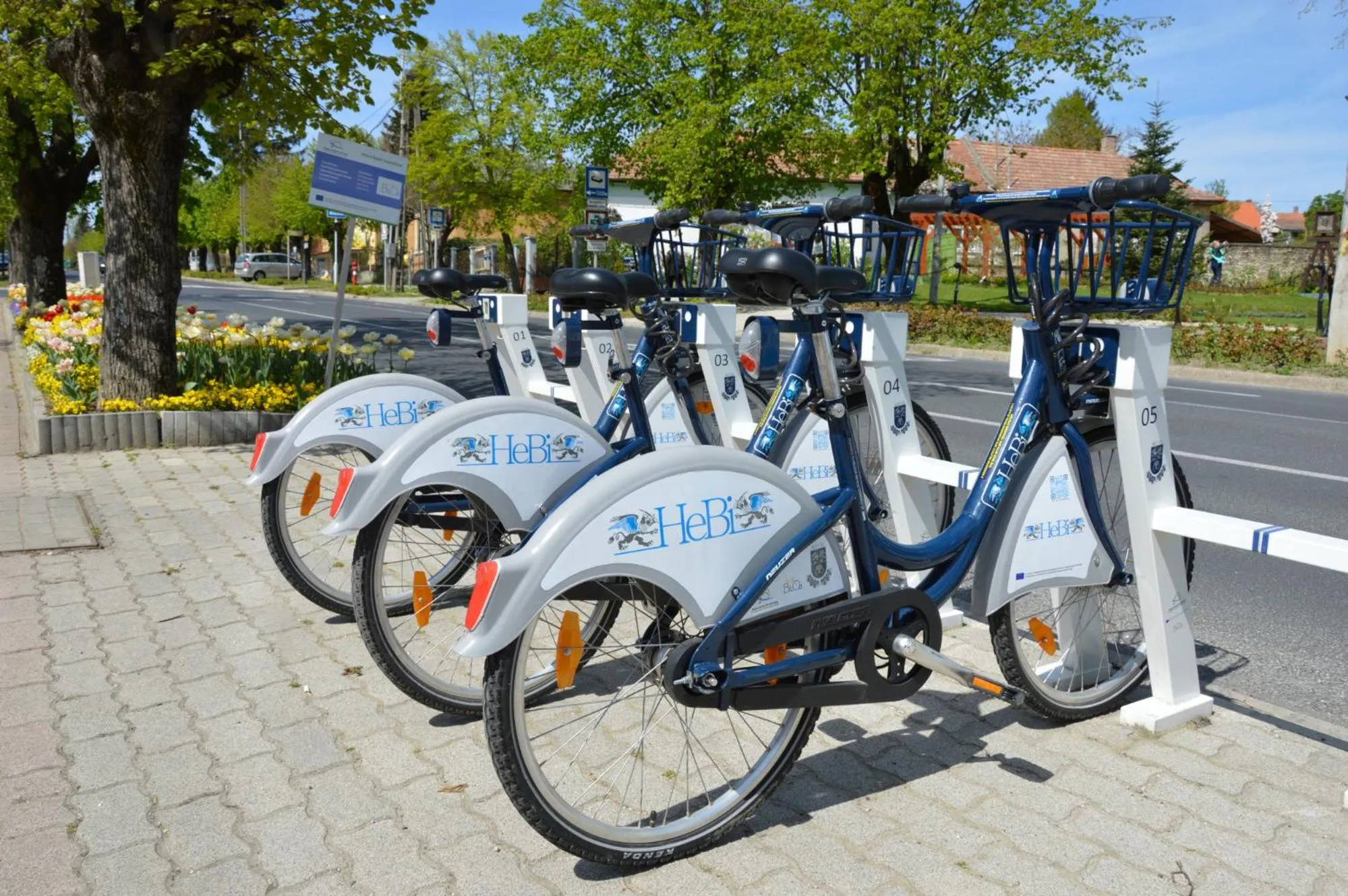Cycling in Apart Júlia Villa