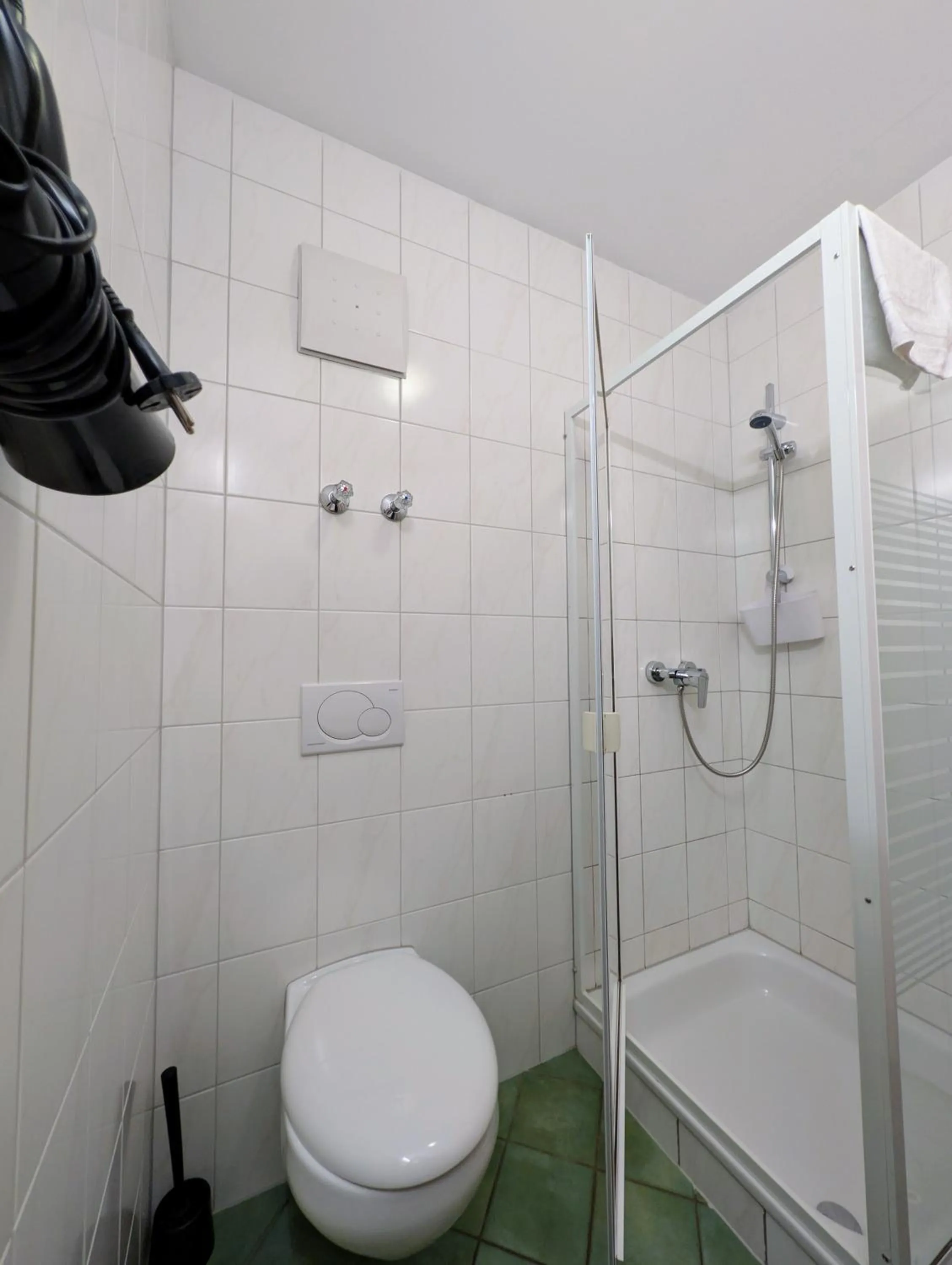 Shower in Hotel Demling