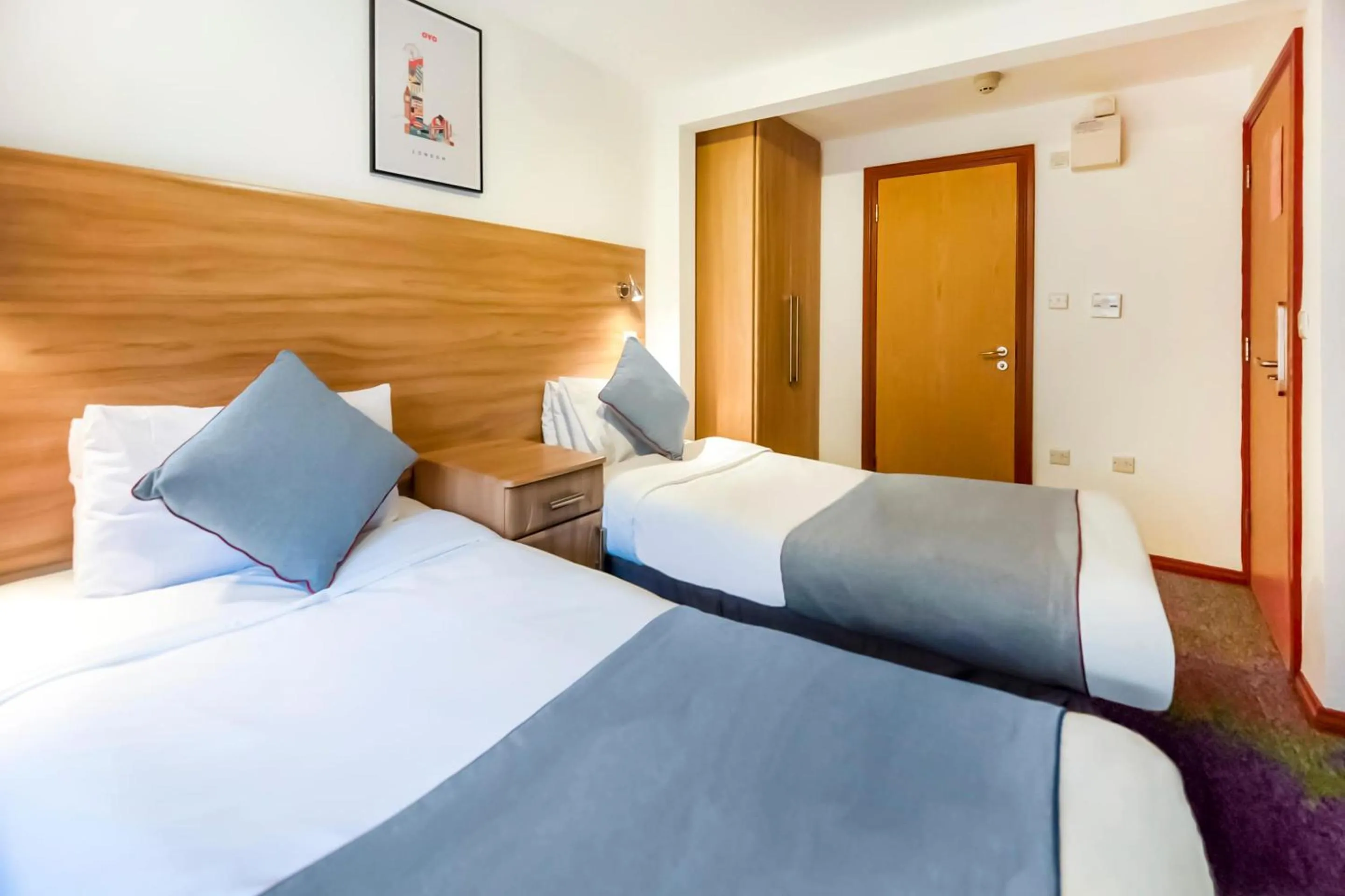 Bedroom, Bed in Arinza Hotel, London Ilford